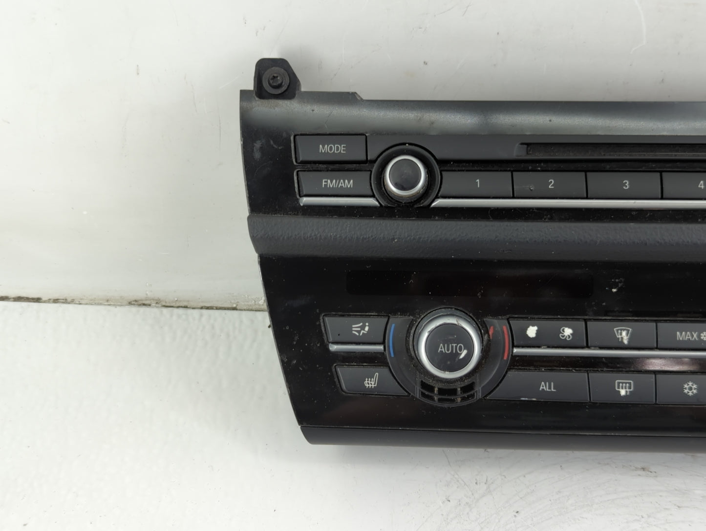 2011-2012 Bmw 535i Radio AM FM Cd Player Receiver Replacement P/N:9285333-01 Fits Fits 2011 2012 OEM Used Auto Parts - Oemus
