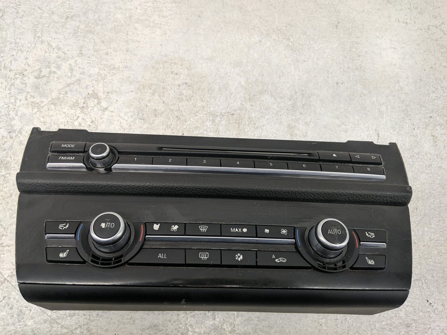 2011-2012 Bmw 535i Radio AM FM Cd Player Receiver Replacement P/N:9241241-01 9285333-01 Fits Fits 2011 2012 OEM Used Auto Pa