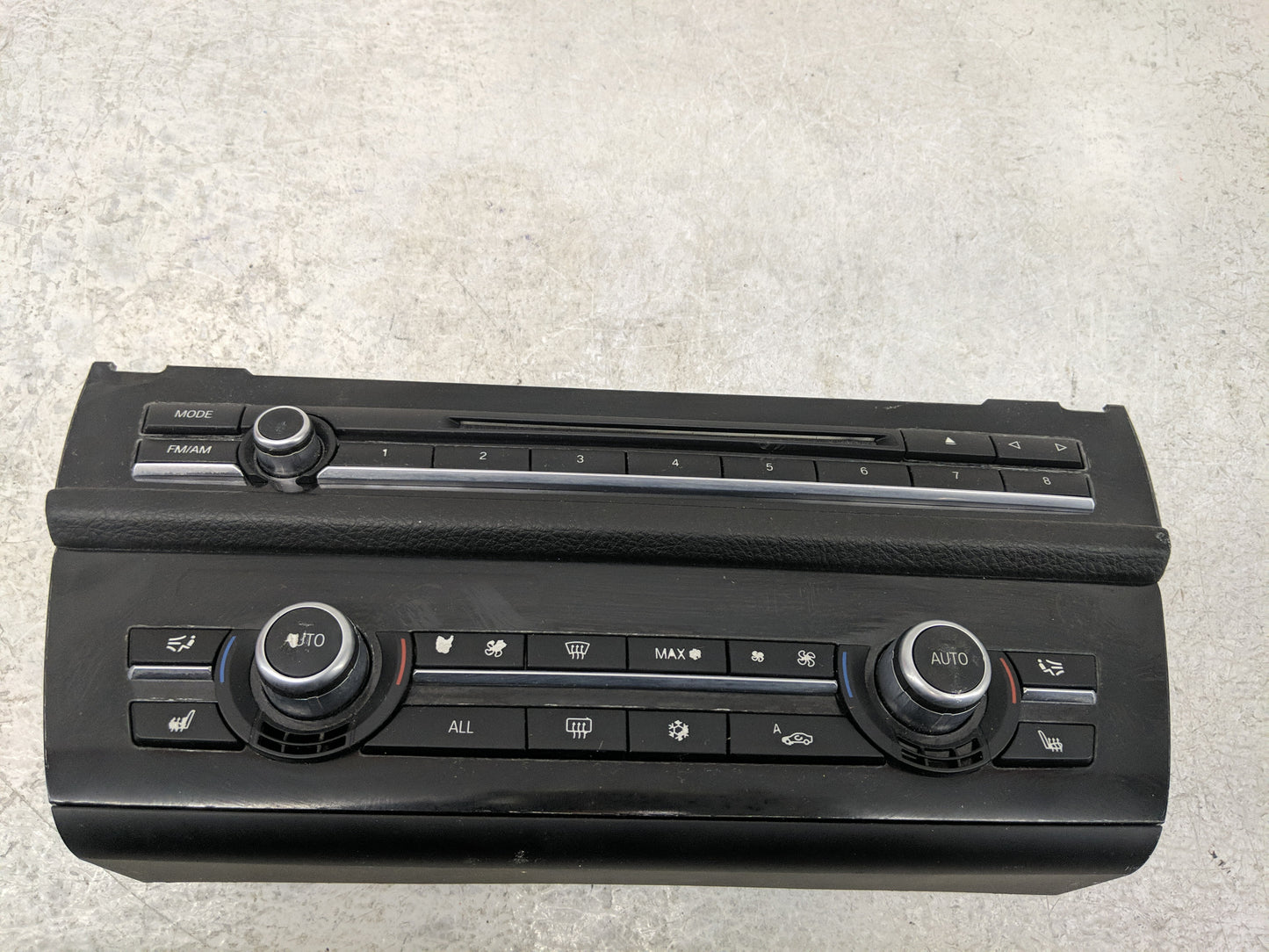 2011-2012 Bmw 535i Radio AM FM Cd Player Receiver Replacement P/N:9241241-01 9285333-01 Fits Fits 2011 2012 OEM Used Auto Pa