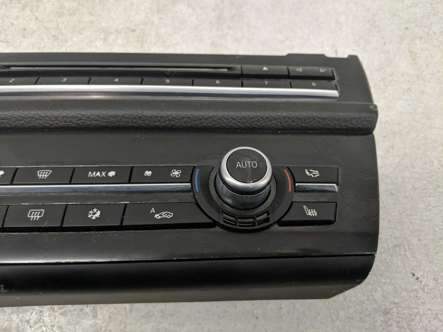 2011-2012 Bmw 535i Radio AM FM Cd Player Receiver Replacement P/N:9241241-01 9285333-01 Fits Fits 2011 2012 OEM Used Auto Pa