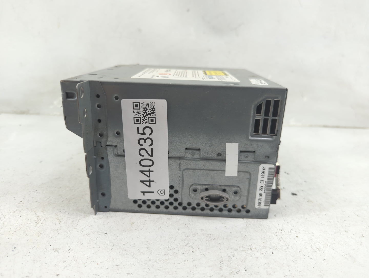 2011-2012 Bmw 535i Radio AM FM Cd Player Receiver Replacement P/N:9 274 571 01 Fits Fits 2011 2012 OEM Used Auto Parts - Oem