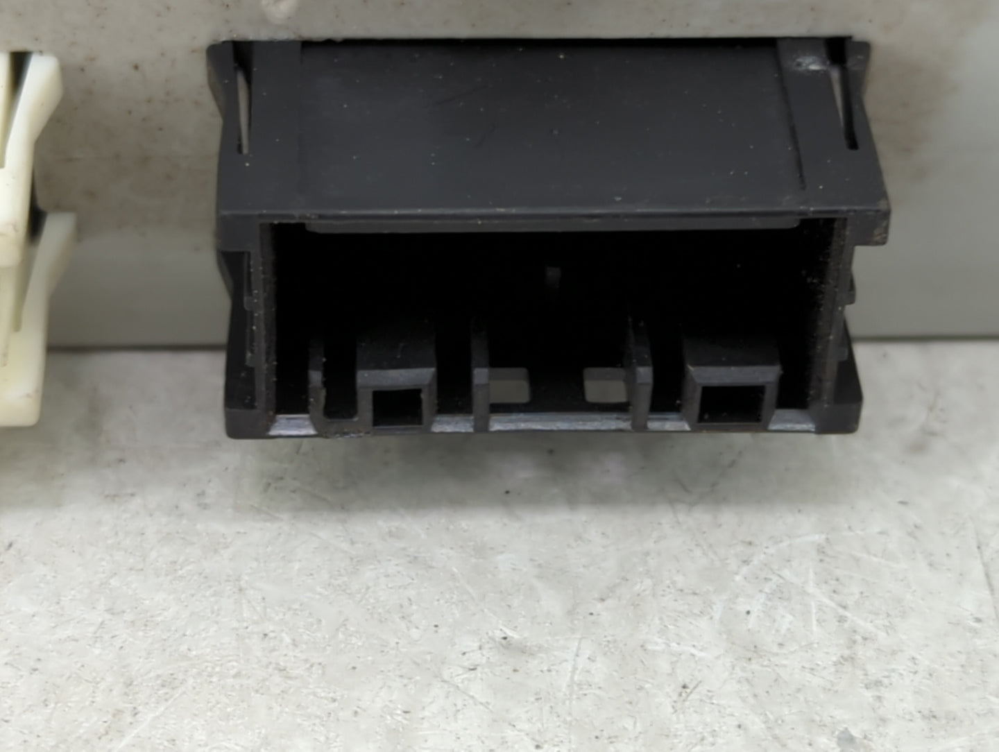 2011-2016 Bmw 535i Tailgate Control Module - Oemusedautoparts1.com