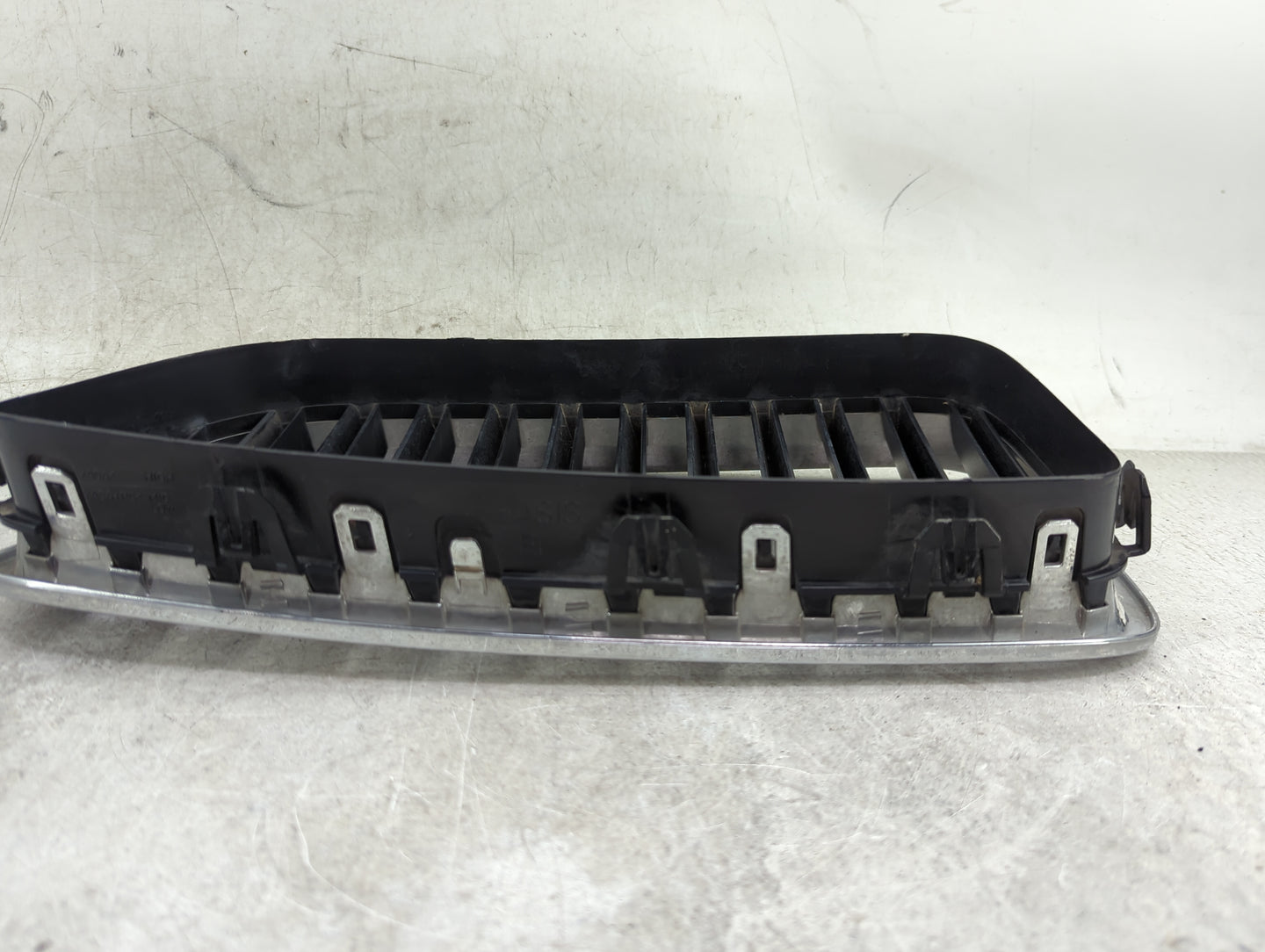 2011-2013 Bmw 535i Front Grille Bumper Not Included 1459869 - Oemusedautoparts1.com
