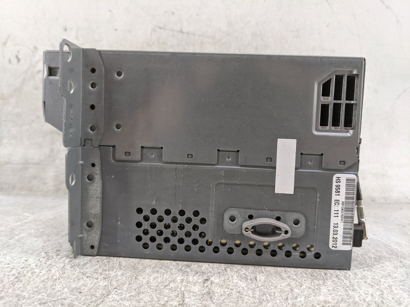 2011-2012 Bmw 535i Radio AM FM Cd Player Receiver Replacement P/N:9289249 HB9581, 9581CW0C7537411 Fits Fits 2010 2011 2012 O
