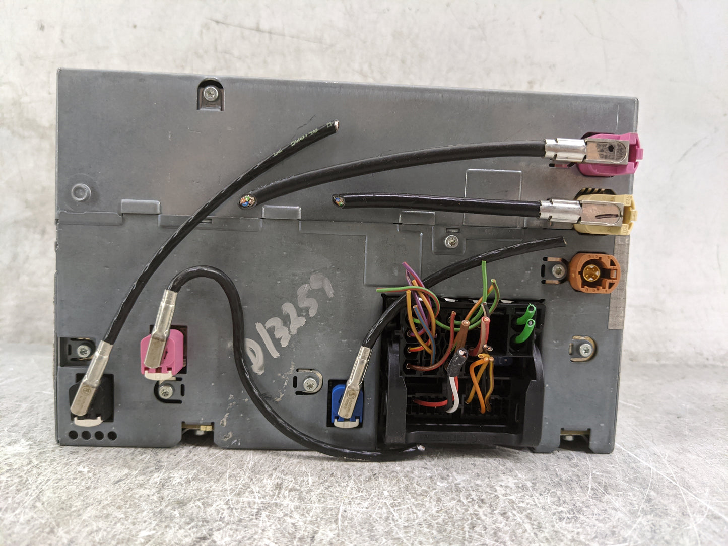 2011-2012 Bmw 535i Radio AM FM Cd Player Receiver Replacement P/N:9289249 HB9581, 9581CW0C7537411 Fits Fits 2010 2011 2012 O