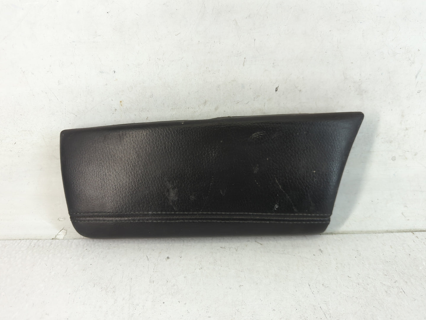 2012 Bmw 535i Center Console Armrest Cover Lid P/N:3840890-011 Fits OEM Used Auto Parts - Oemusedautoparts1.com