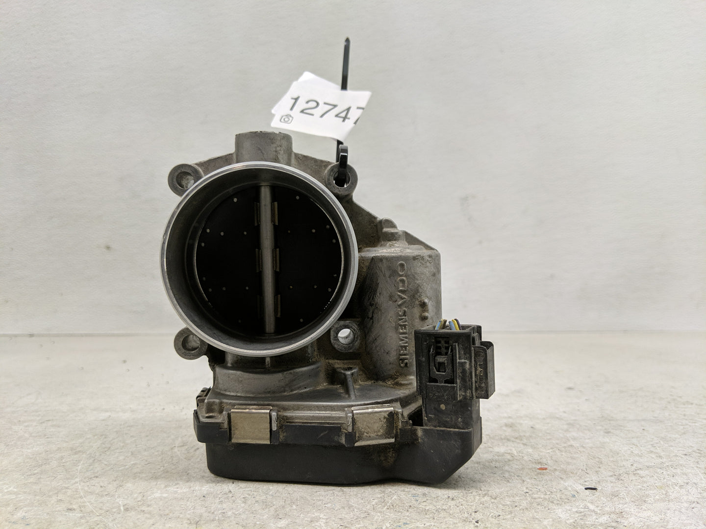 2010-2016 Bmw 550i Throttle Body P/N:7555944-03 Fits Fits 2008 2009 2010 2011 2012 2013 2014 2015 2016 2017 2018 2019 OEM Us