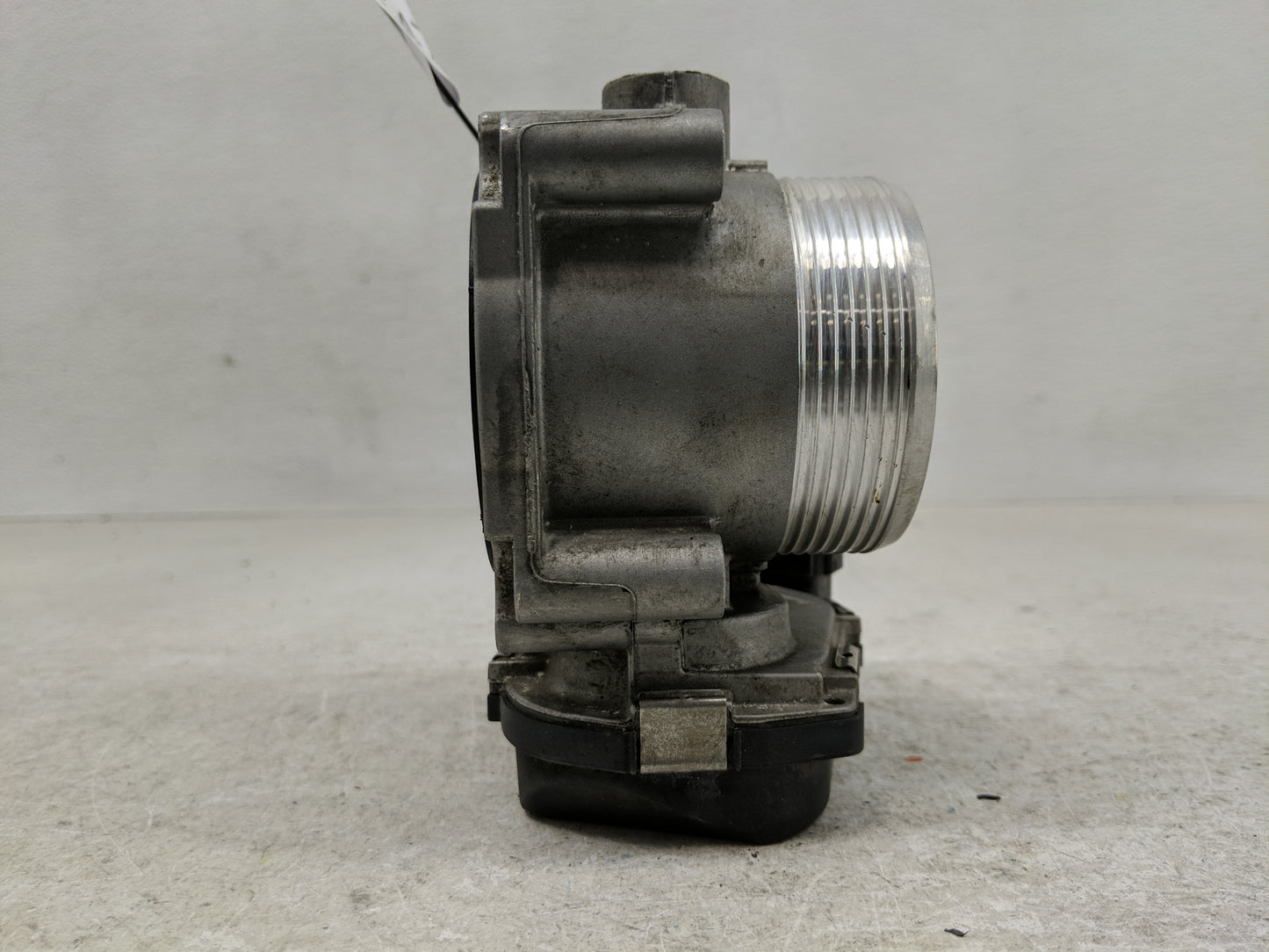 2010-2016 Bmw 550i Throttle Body P/N:7555944-03 Fits Fits 2008 2009 2010 2011 2012 2013 2014 2015 2016 2017 2018 2019 OEM Us