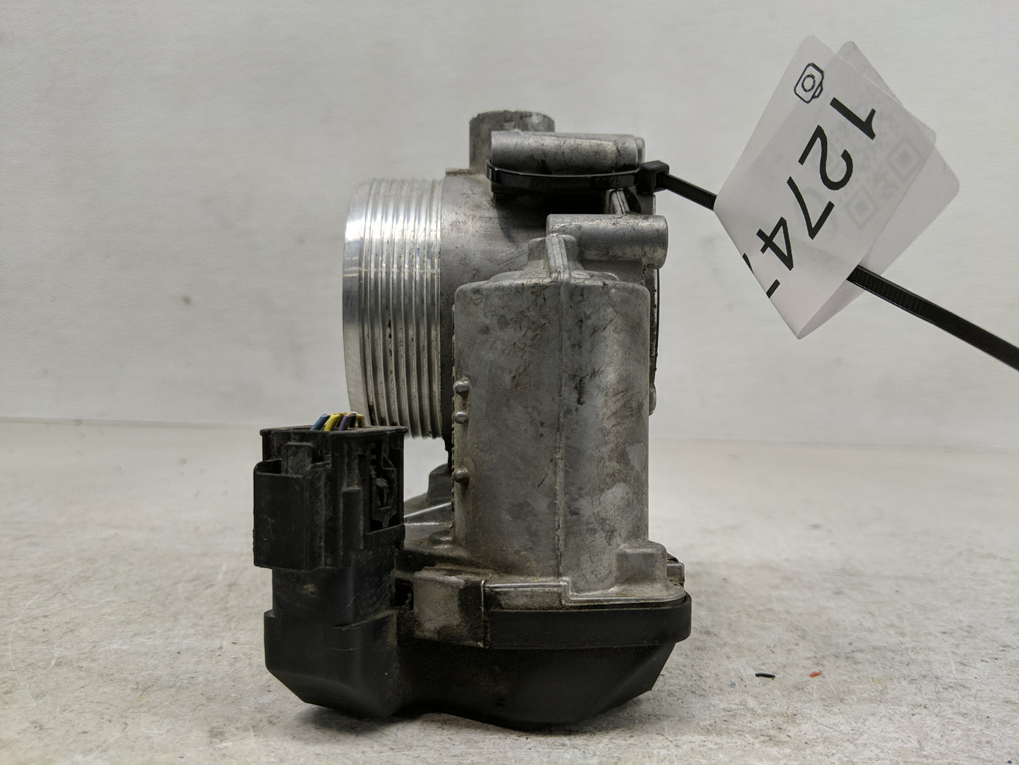 2010-2016 Bmw 550i Throttle Body P/N:7555944-03 Fits Fits 2008 2009 2010 2011 2012 2013 2014 2015 2016 2017 2018 2019 OEM Us