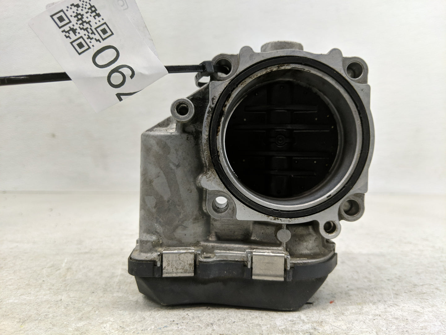 2010-2016 Bmw 550i Throttle Body P/N:7555944-03 Fits Fits 2008 2009 2010 2011 2012 2013 2014 2015 2016 2017 2018 2019 OEM Us