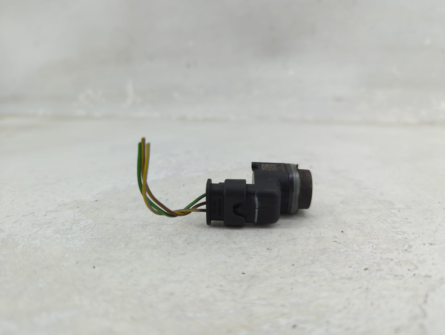 2012 Bmw 550i Front Park Assist Sensor Black - Oemusedautoparts1.com