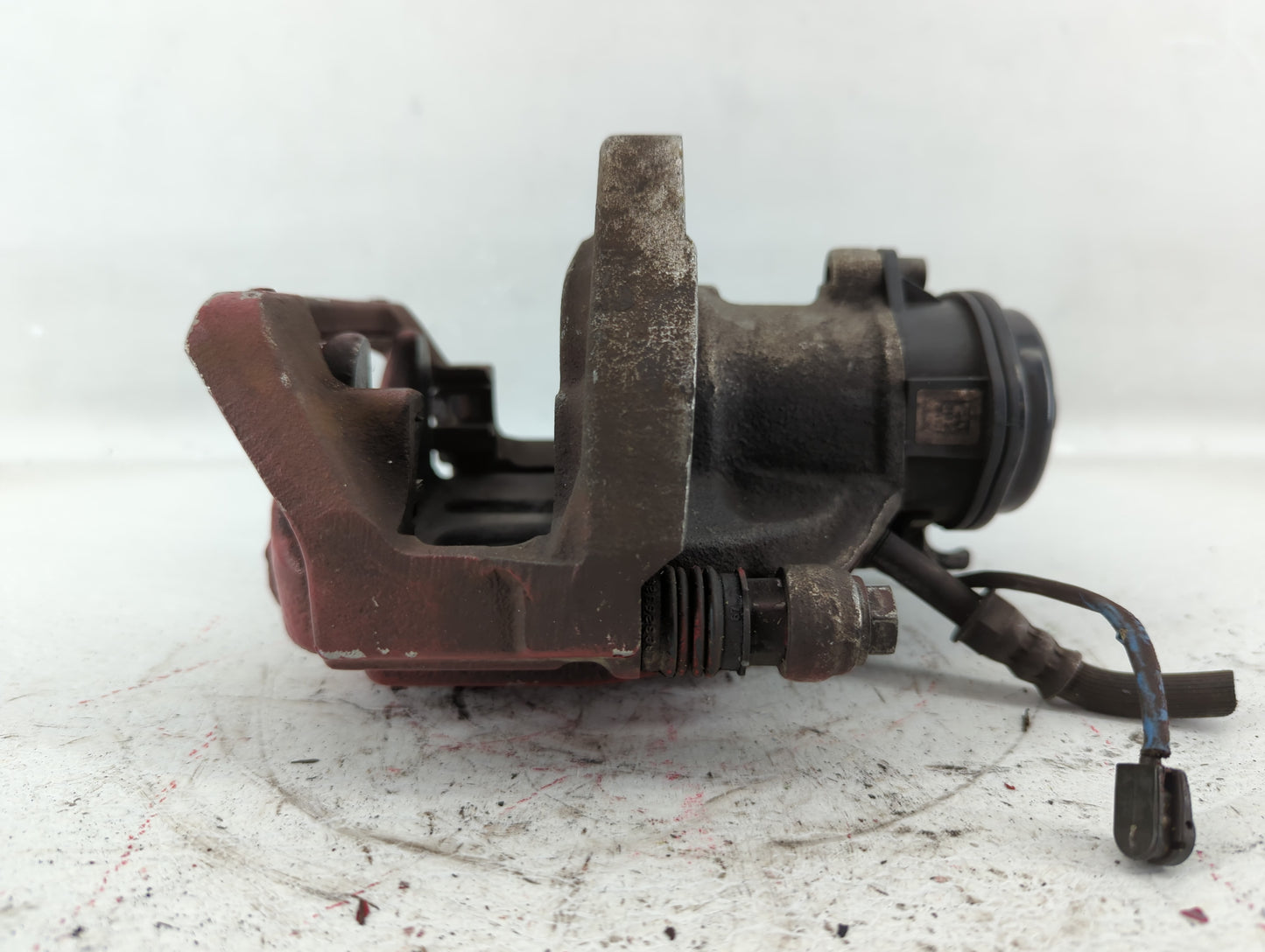 2011-2016 Bmw 550i Front Driver Left Brake Caliper - Oemusedautoparts1.com