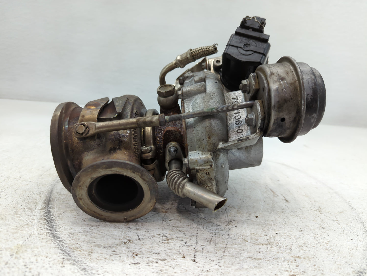 2012-2012 Bmw 650i Turbocharger Turbo Charger Super Charger Supercharger - Oemusedautoparts1.com