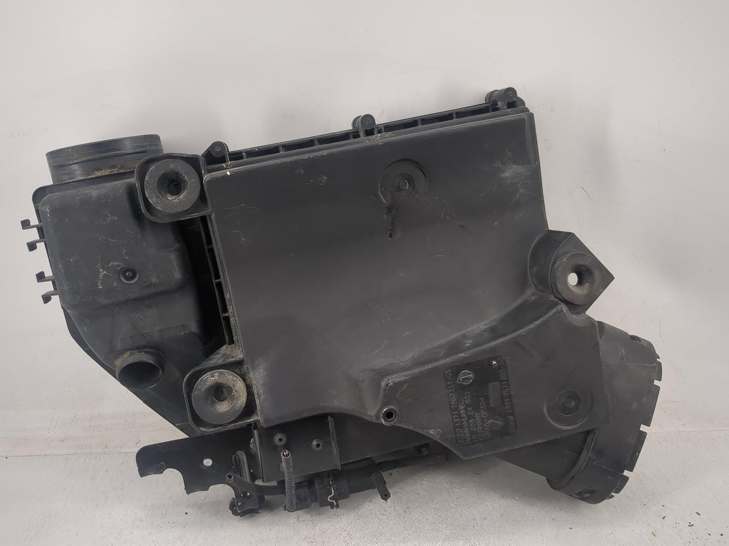 2011-2012 Bmw 740i Air Cleaner Intake-duct Hose Tube - Oemusedautoparts1.com