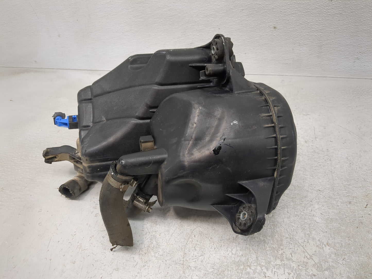 2011-2012 Bmw 740i Windshield Washer Fluid Reservoir Bottle Oem - Oemusedautoparts1.com