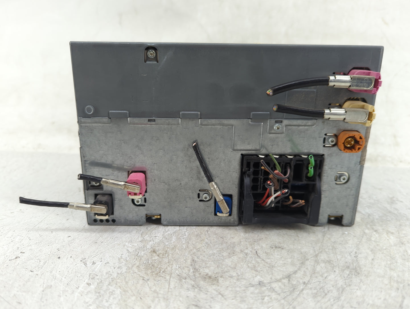 2012 Bmw 740i Radio AM FM Cd Player Receiver Replacement P/N:EN 60825-1 Fits OEM Used Auto Parts - Oemusedautoparts1.com