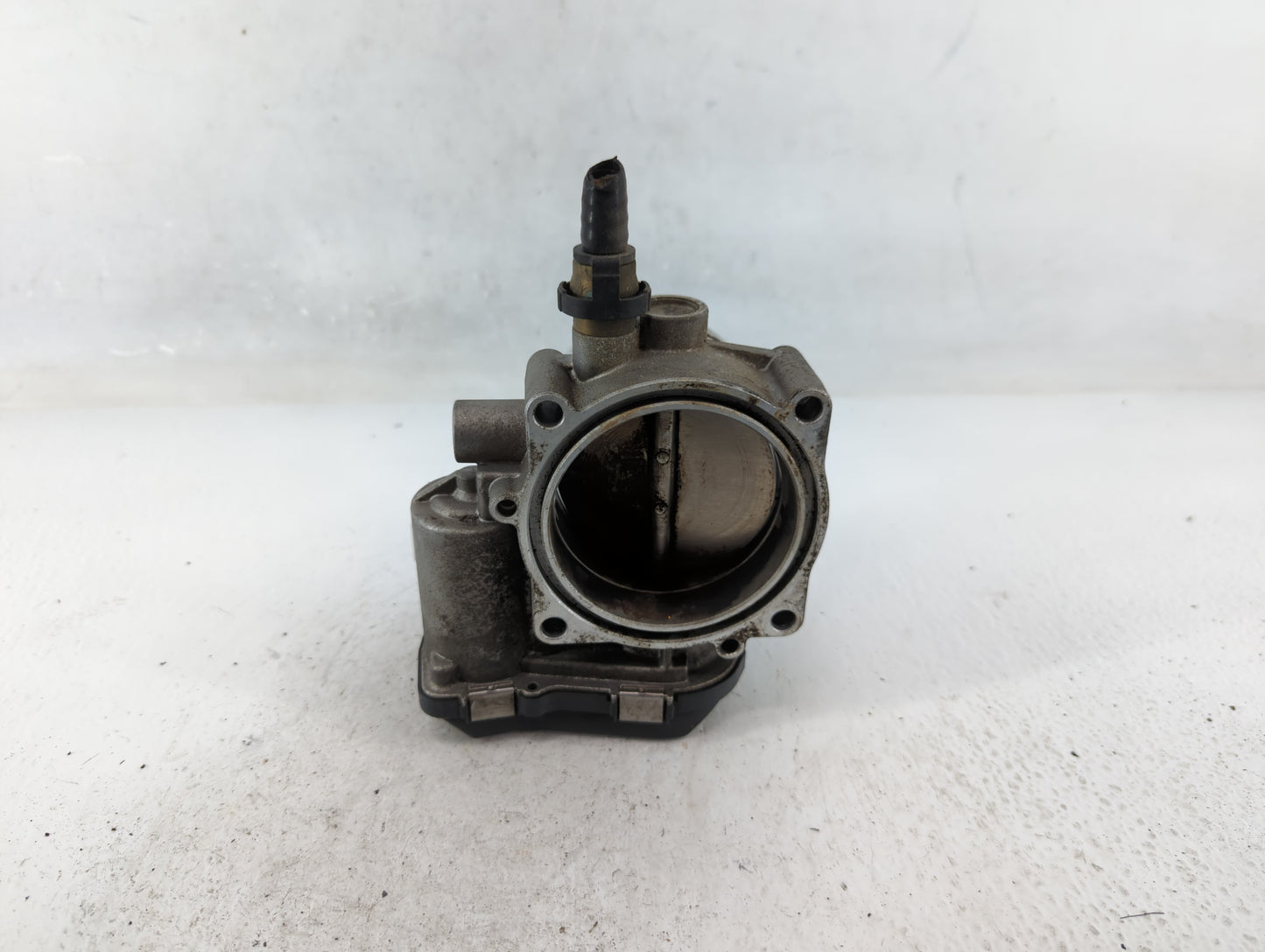 2011-2012 Bmw 740i Throttle Body P/N:7556119-06 Fits Fits 2007 2008 2009 2010 2011 2012 2013 2014 2015 2016 OEM Used Auto Pa