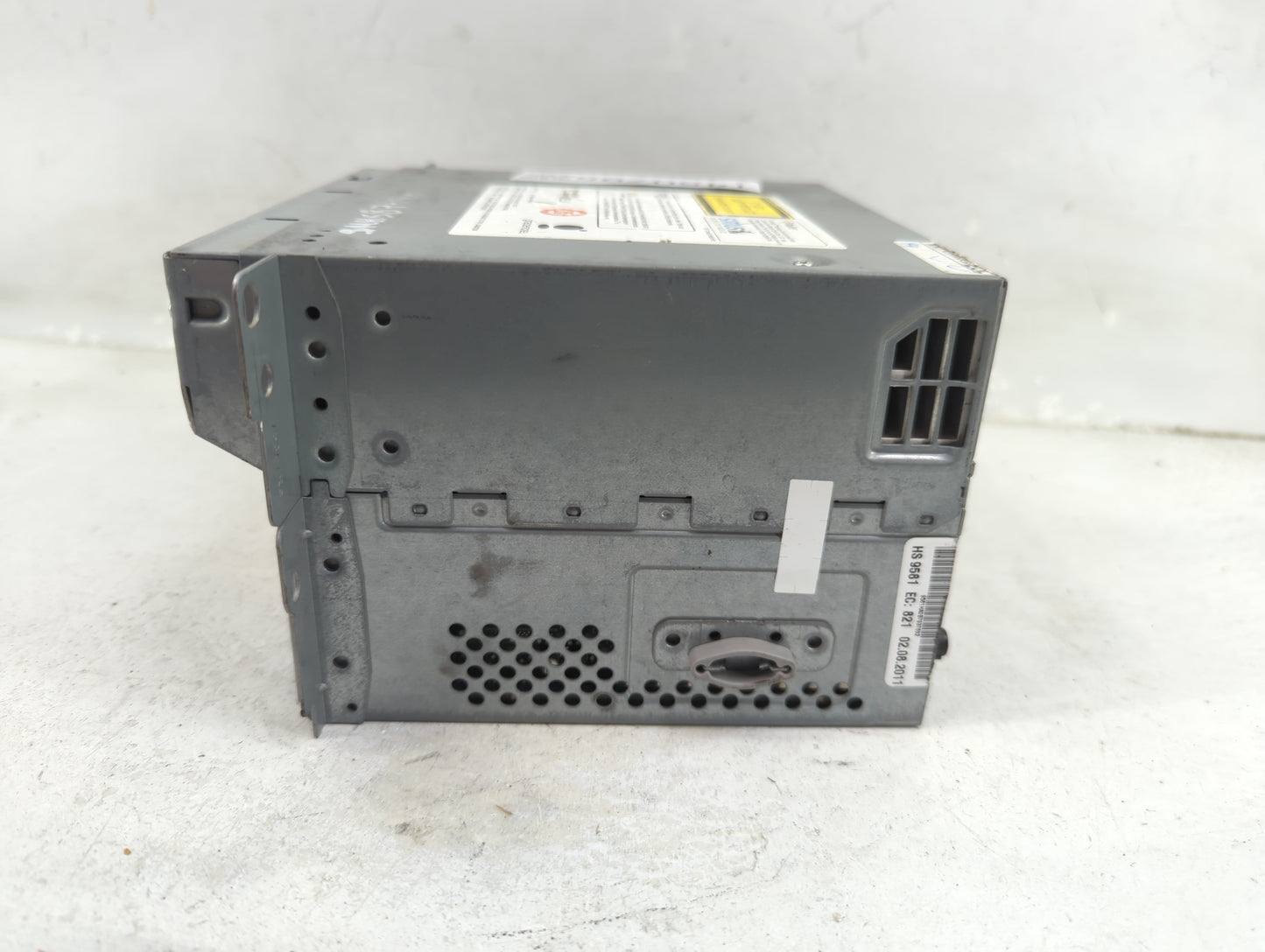 2010-2012 Bmw 750 Radio AM FM Cd Player Receiver Replacement P/N:9257010 HB9581 Fits Fits 2010 2011 2012 OEM Used Auto Parts