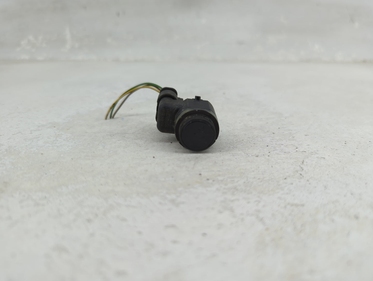 2012 Bmw 750 Front Park Assist Sensor Black 1456450 - Oemusedautoparts1.com