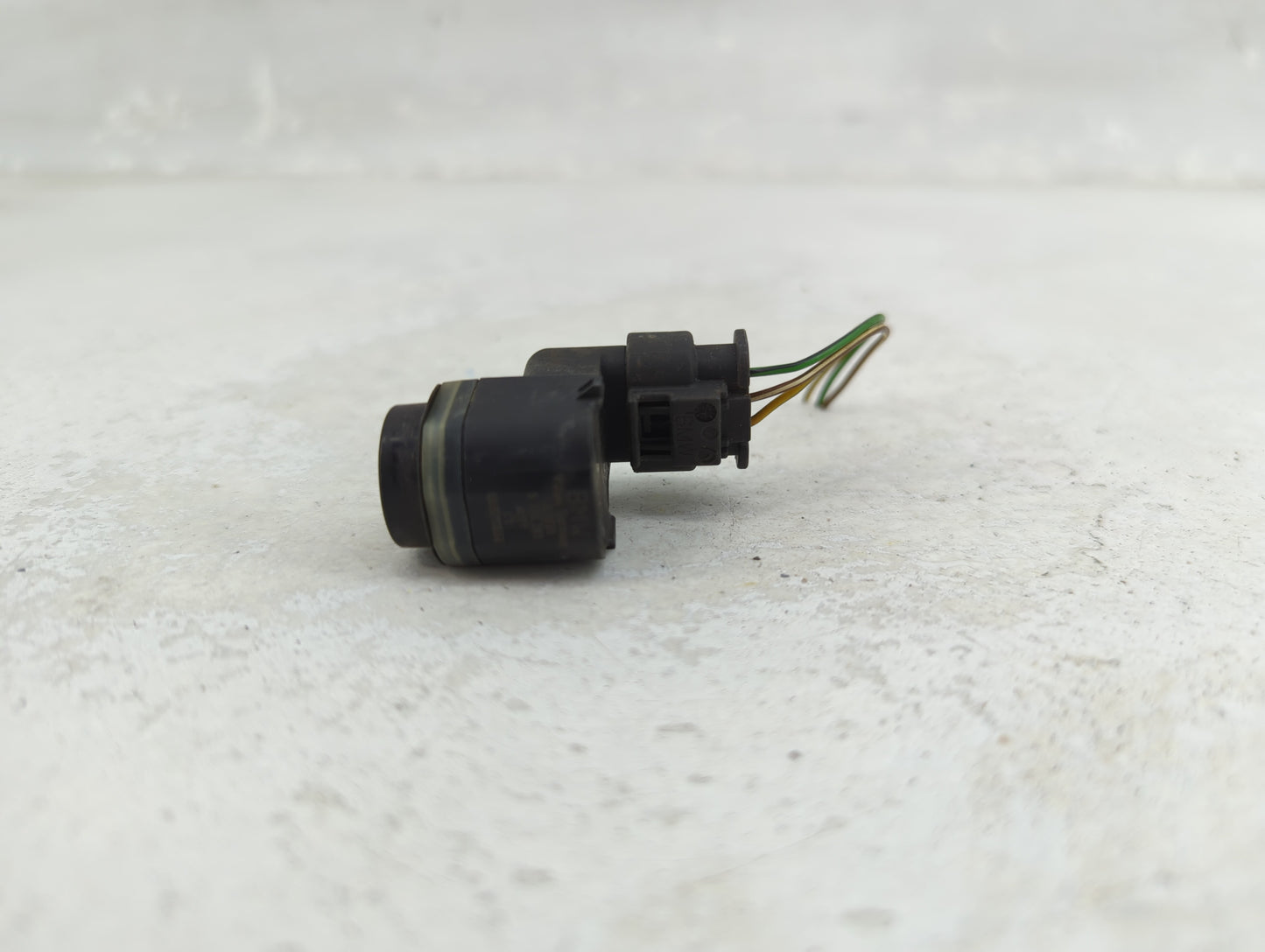 2012 Bmw 750 Front Park Assist Sensor Black 1456450 - Oemusedautoparts1.com