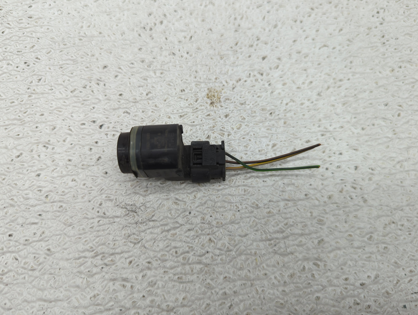 2012 Bmw 750 Front Park Assist Sensor Black - Oemusedautoparts1.com