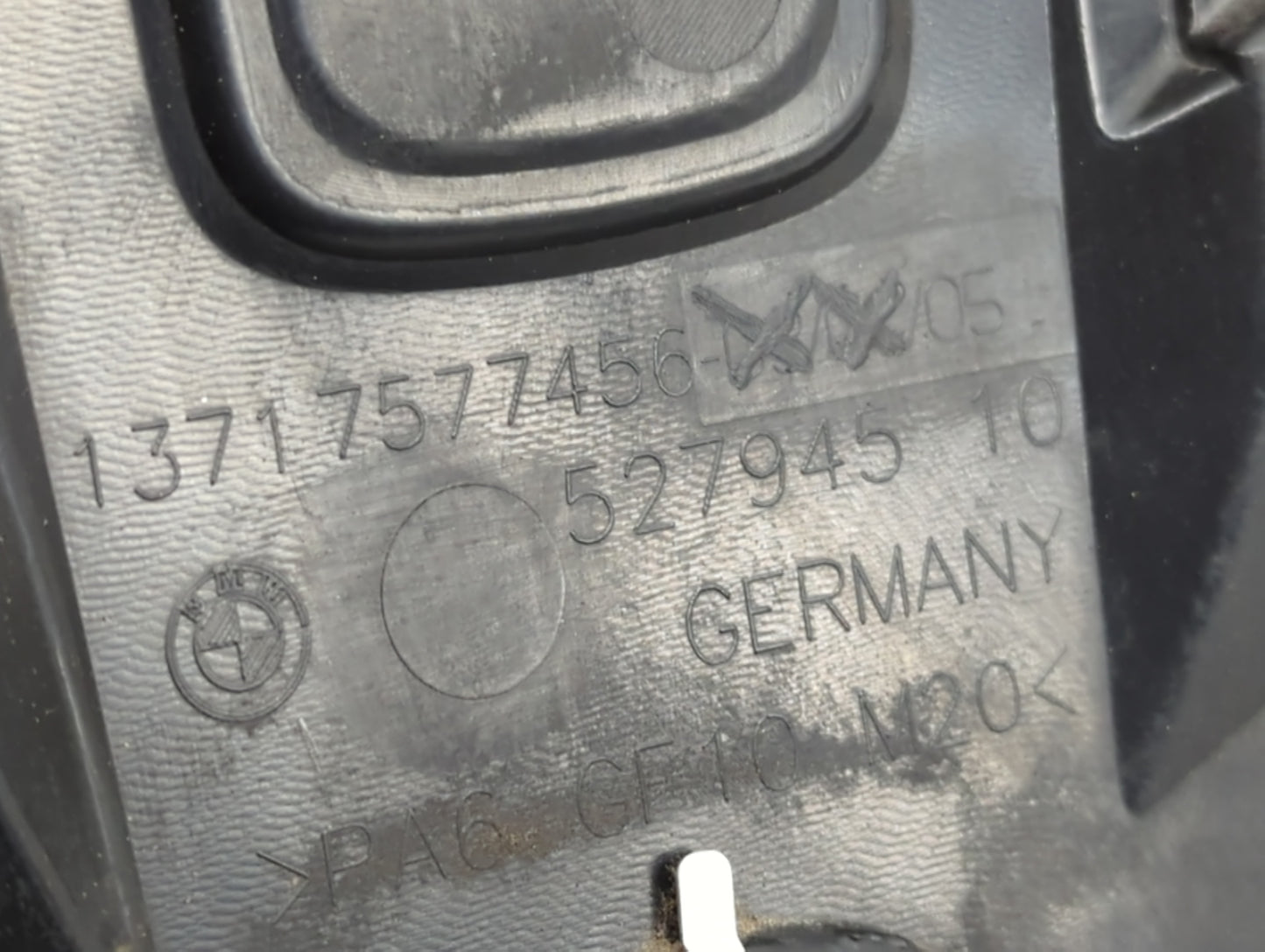 2012 Bmw 750 Engine Cover Black - Oemusedautoparts1.com