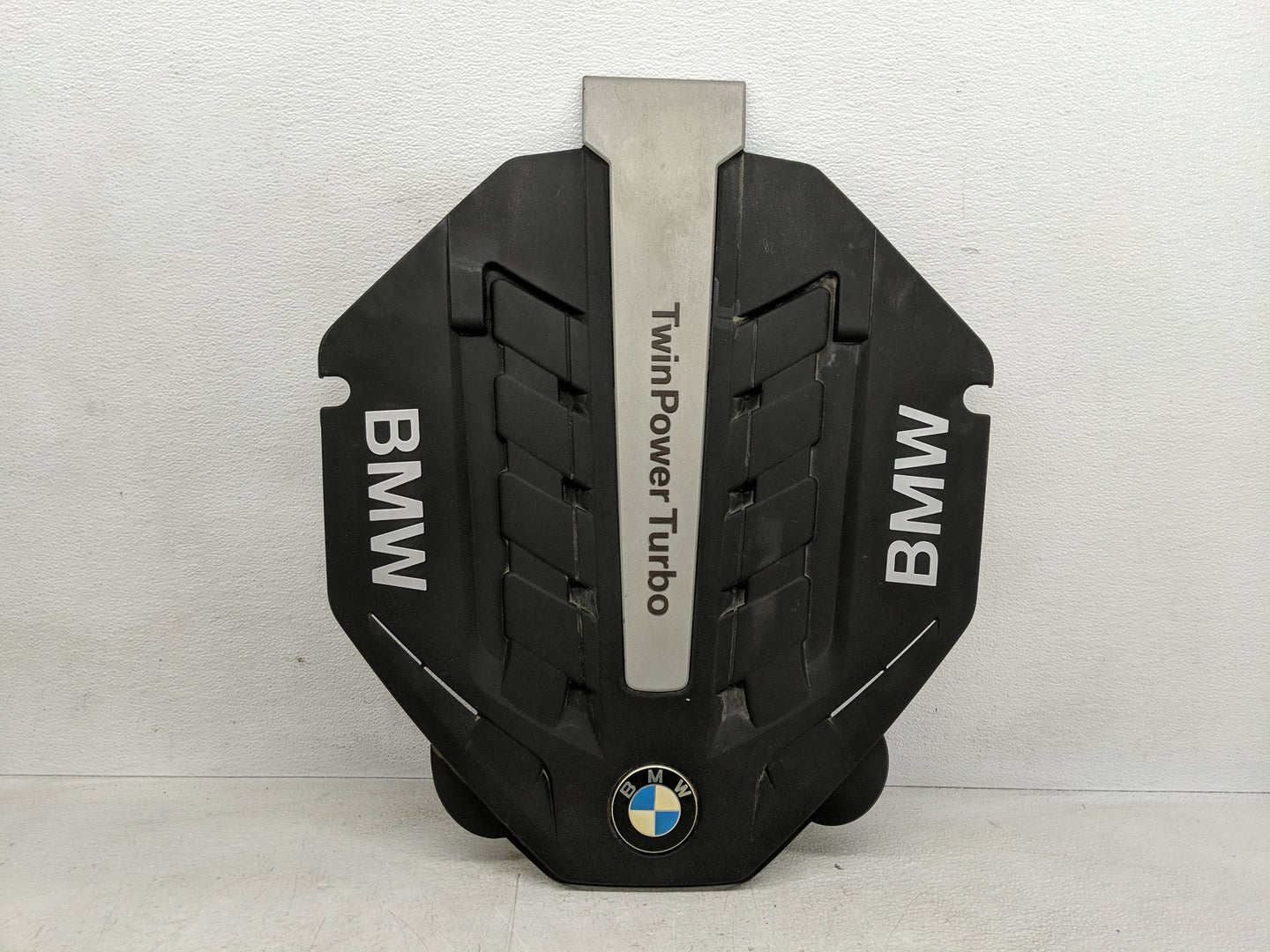 2012 Bmw 750i Engine Cover - Oemusedautoparts1.com