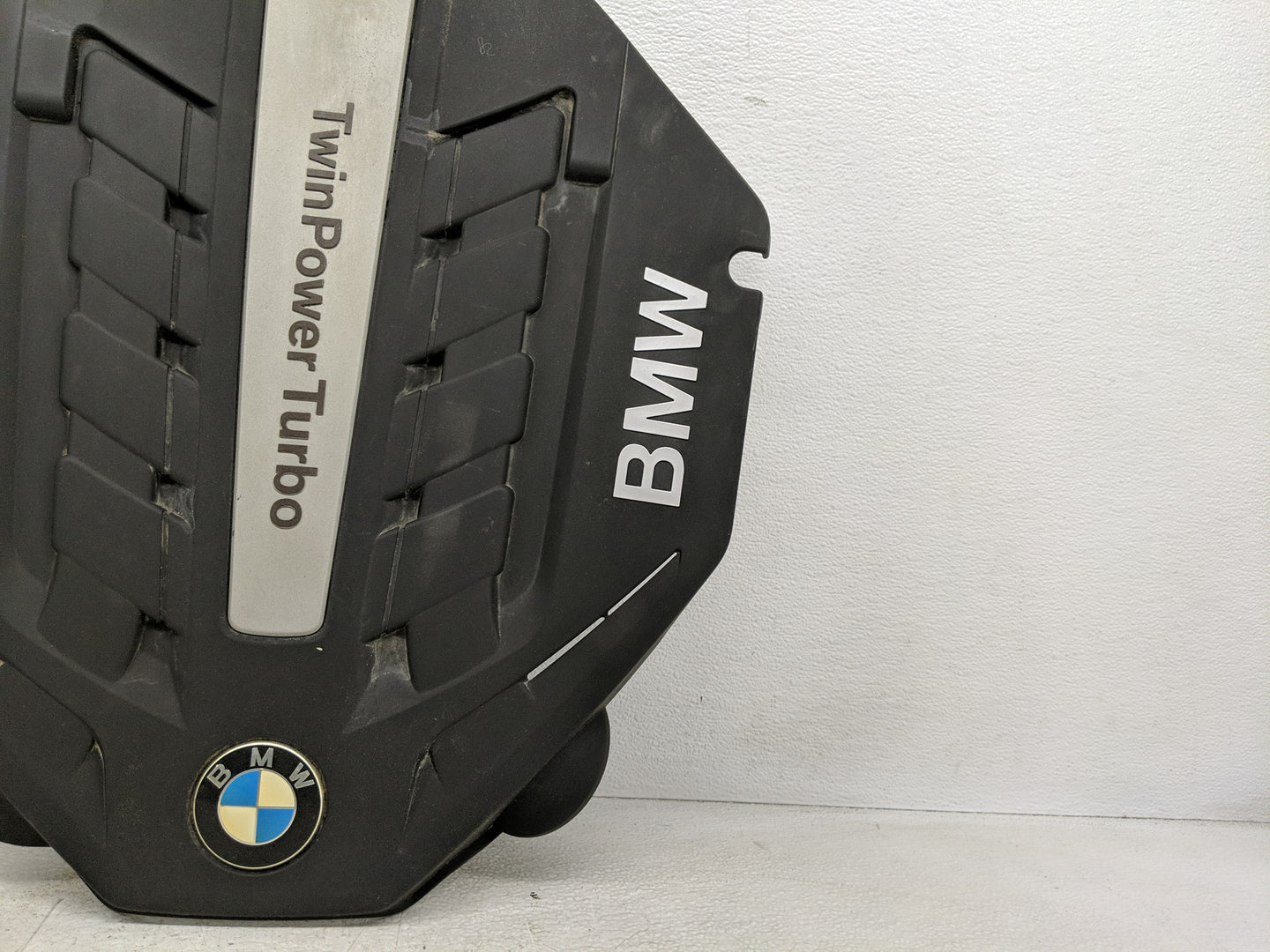 2012 Bmw 750i Engine Cover - Oemusedautoparts1.com