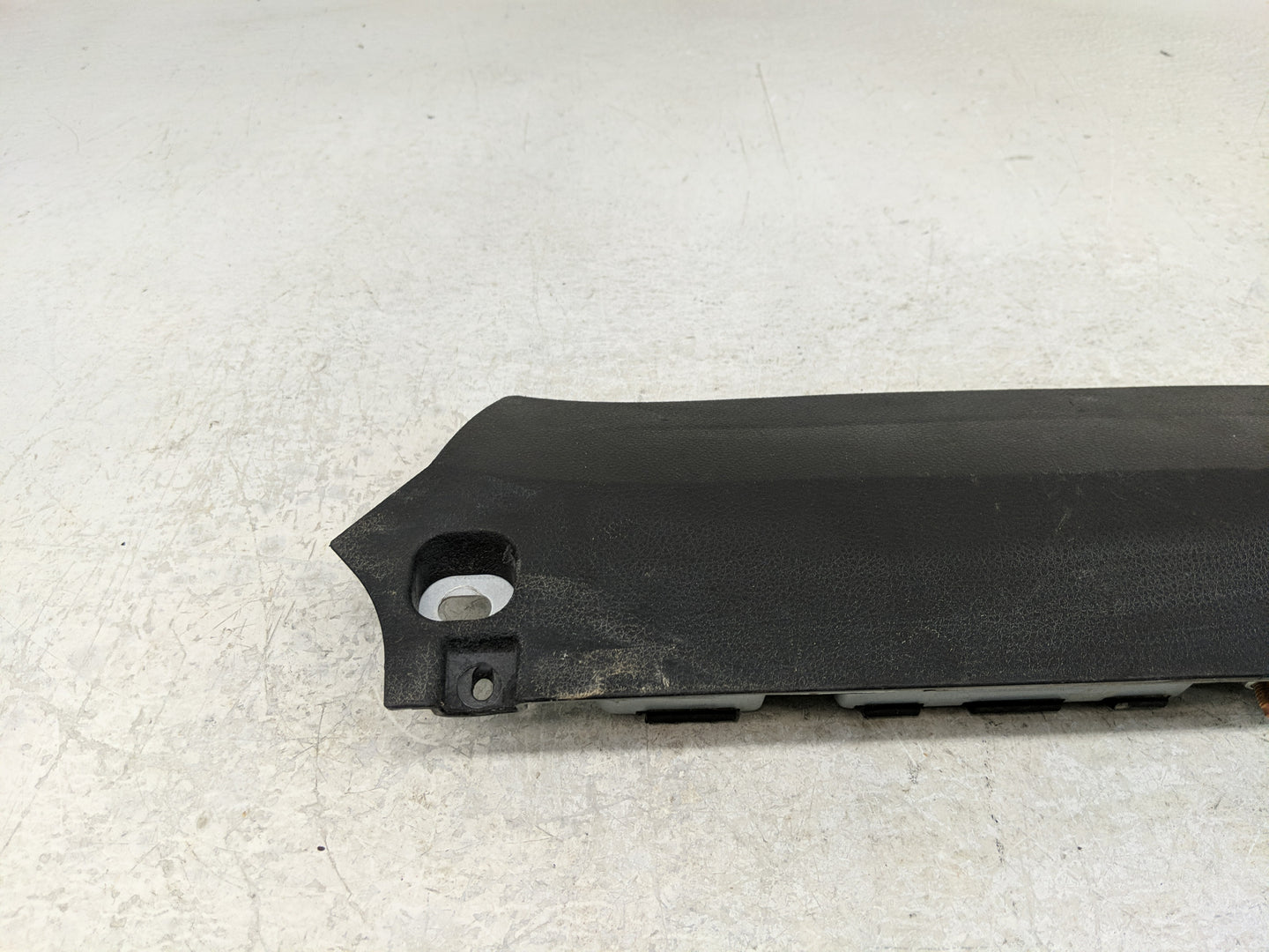 2009-2015 Bmw 750i Air Bag Passenger Right Knee OEM Fits Fits 2009 2010 2011 2012 2013 2014 2015 OEM Used Auto Parts - Oemus