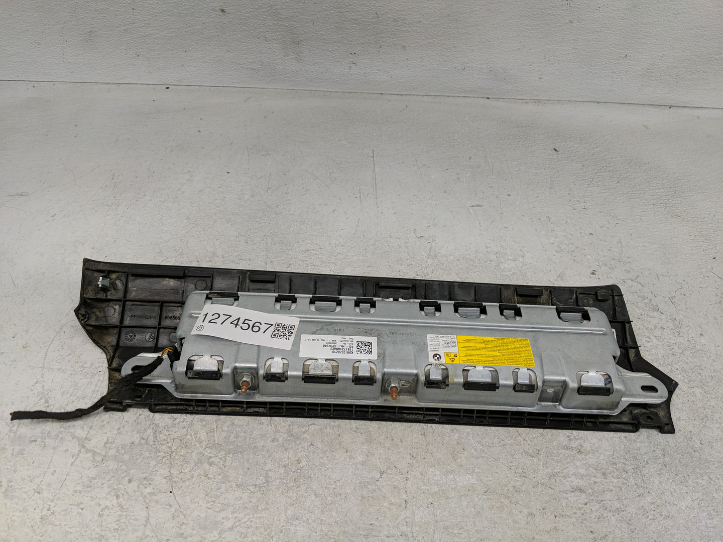 2009-2015 Bmw 750i Air Bag Passenger Right Knee OEM Fits Fits 2009 2010 2011 2012 2013 2014 2015 OEM Used Auto Parts - Oemus