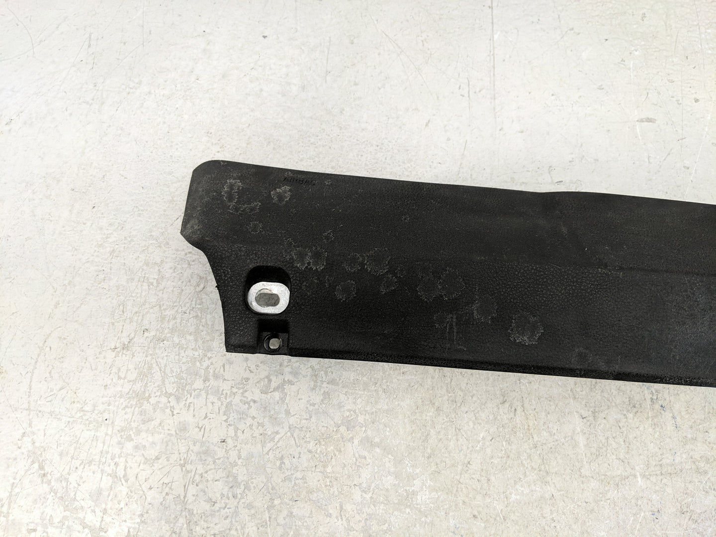 2009-2015 Bmw 750i Air Bag Passenger Right Knee OEM P/N:KU917627608 Fits Fits 2009 2010 2011 2012 2013 2014 2015 OEM Used Au