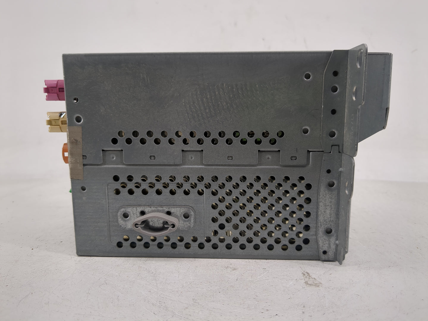 2010-2012 Bmw 750i Radio AM FM Cd Player Receiver Replacement P/N:9 257 010 01 Fits Fits 2010 2011 2012 OEM Used Auto Parts 