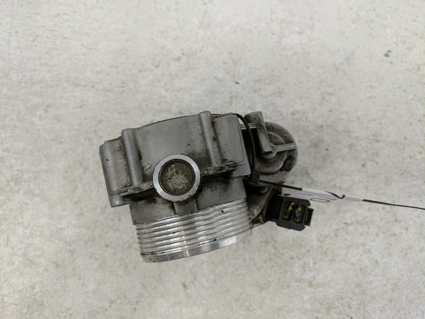 2009-2015 Bmw 750i Throttle Body P/N:7555944-03 Fits Fits 2008 2009 2010 2011 2012 2013 2014 2015 2016 2017 2018 2019 OEM Us