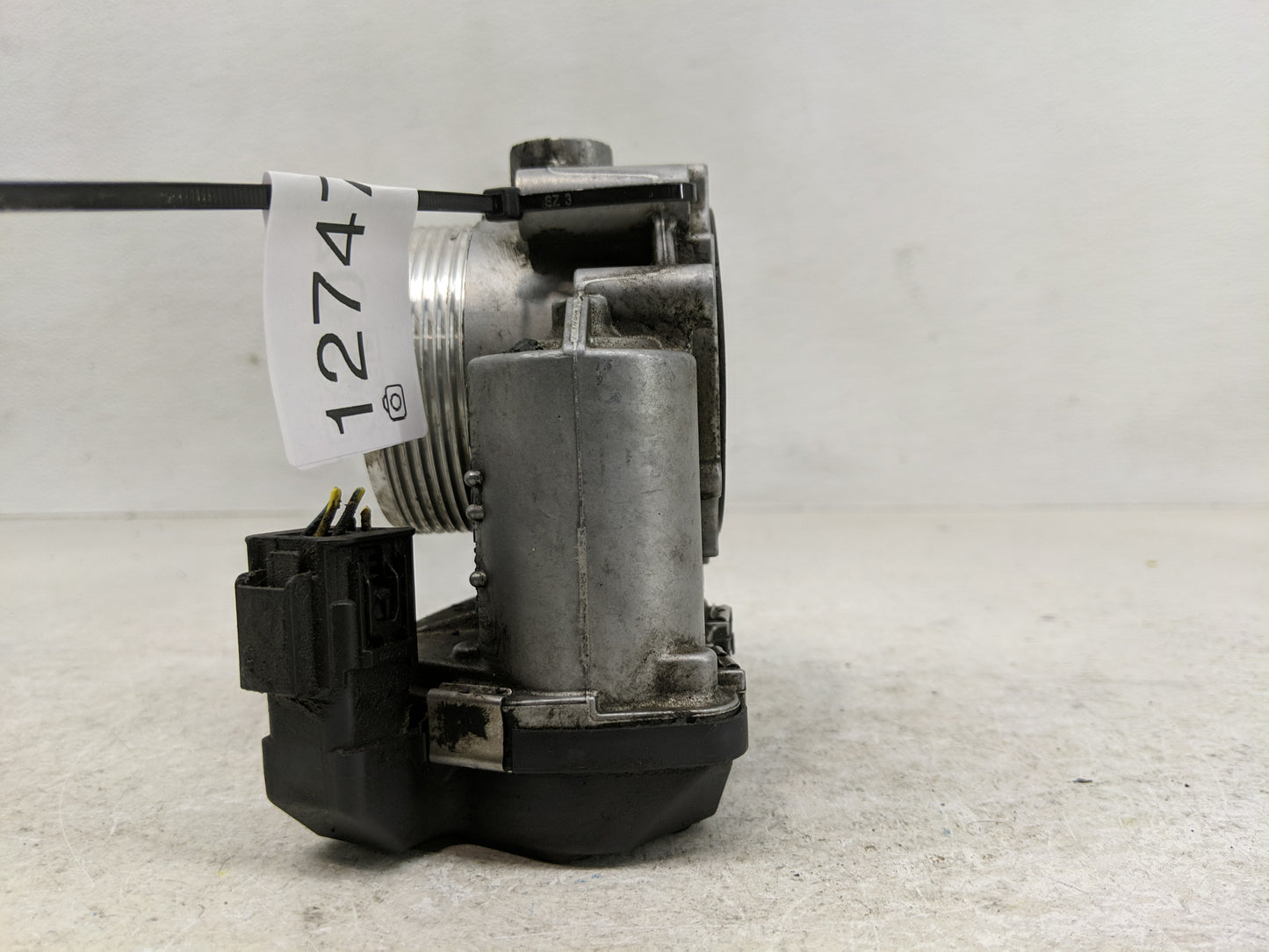 2009-2015 Bmw 750i Throttle Body P/N:7555944-03 Fits Fits 2008 2009 2010 2011 2012 2013 2014 2015 2016 2017 2018 2019 OEM Us