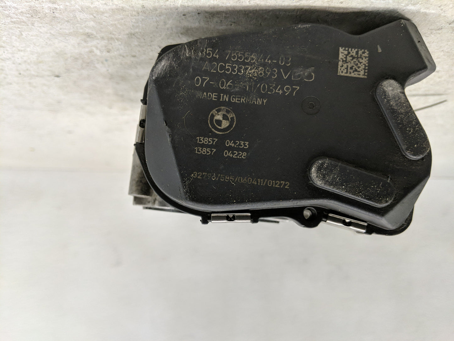 2009-2015 Bmw 750i Throttle Body P/N:7555944-03 Fits Fits 2008 2009 2010 2011 2012 2013 2014 2015 2016 2017 2018 2019 OEM Us