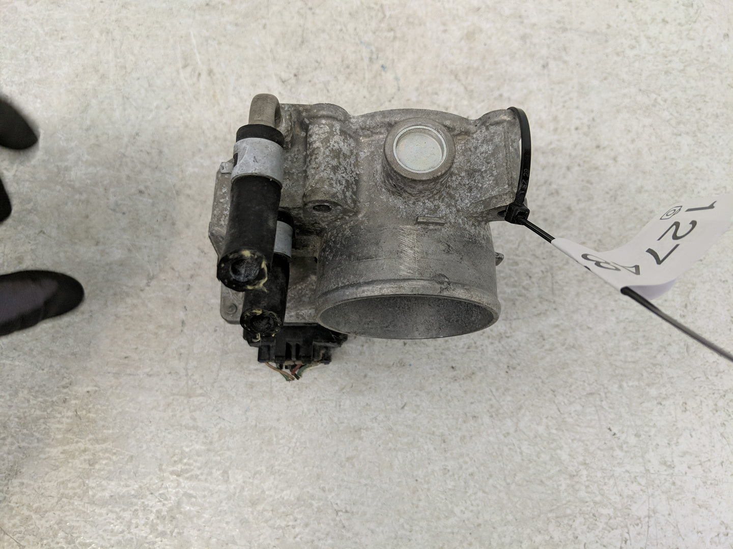 2009-2015 Bmw 750i Throttle Body Fits Fits 2008 2009 2010 2011 2012 2013 2014 2015 2016 2017 2018 2019 OEM Used Auto Parts -