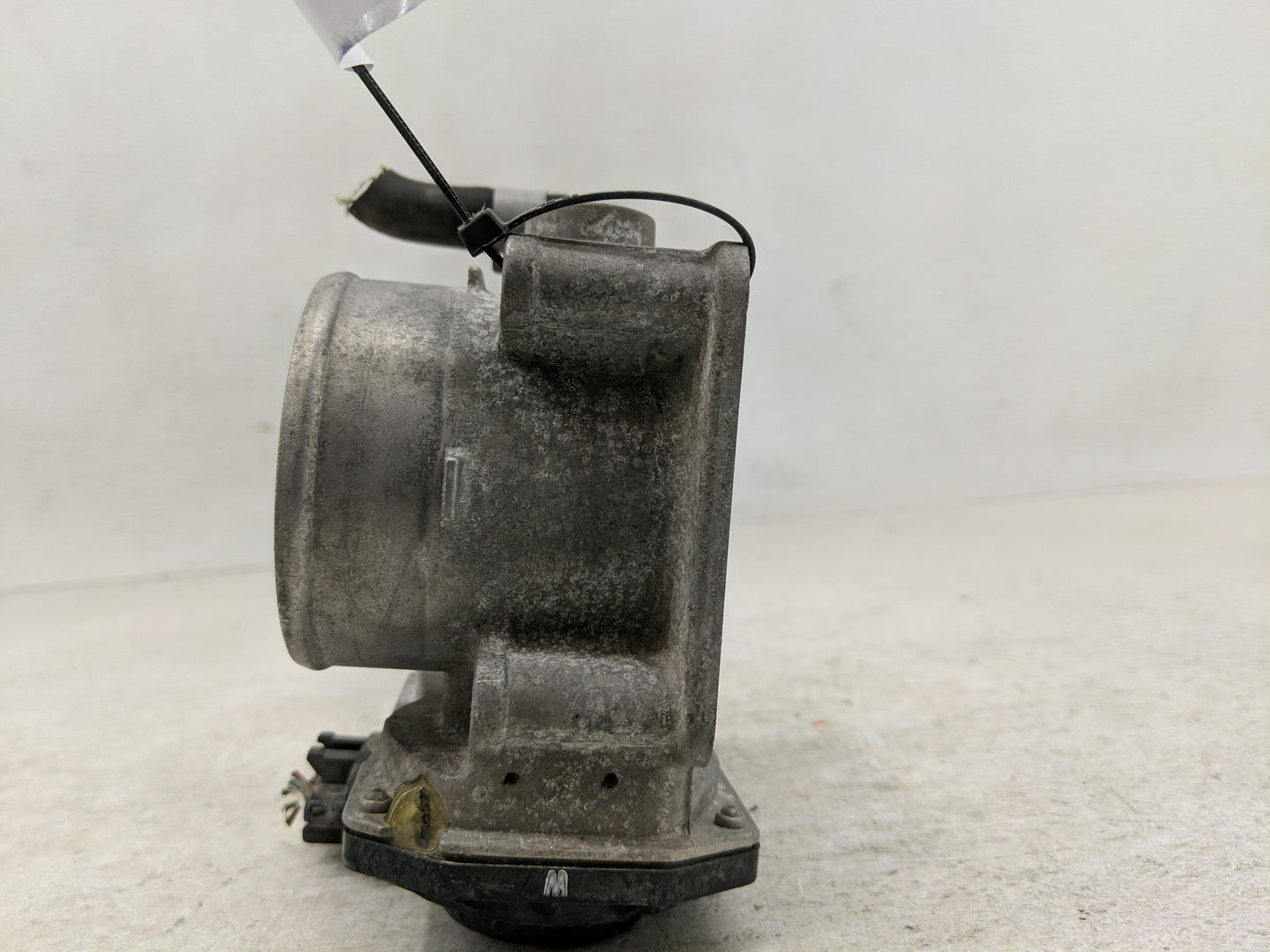 2009-2015 Bmw 750i Throttle Body Fits Fits 2008 2009 2010 2011 2012 2013 2014 2015 2016 2017 2018 2019 OEM Used Auto Parts -