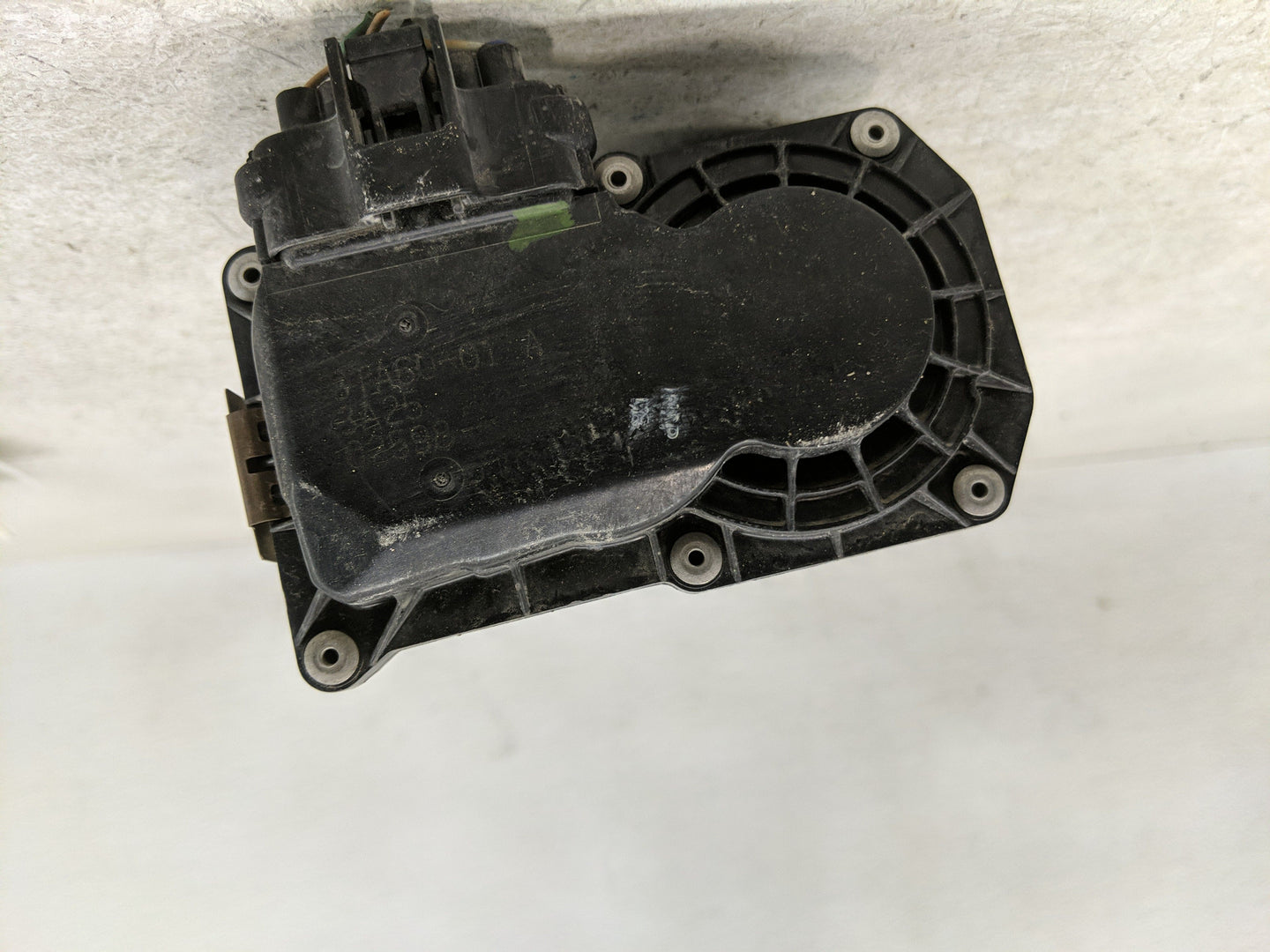 2009-2015 Bmw 750i Throttle Body Fits Fits 2008 2009 2010 2011 2012 2013 2014 2015 2016 2017 2018 2019 OEM Used Auto Parts -