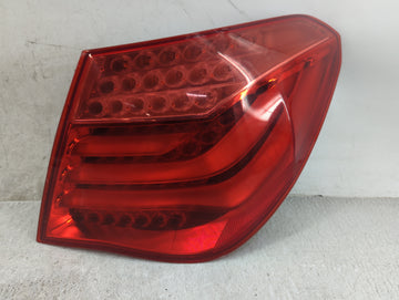 2009-2012 Bmw 750i Tail Light Assembly Passenger Right OEM P/N:7182202 EKK90Z Fits Fits 2009 2010 2011 2012 OEM Used Auto Pa