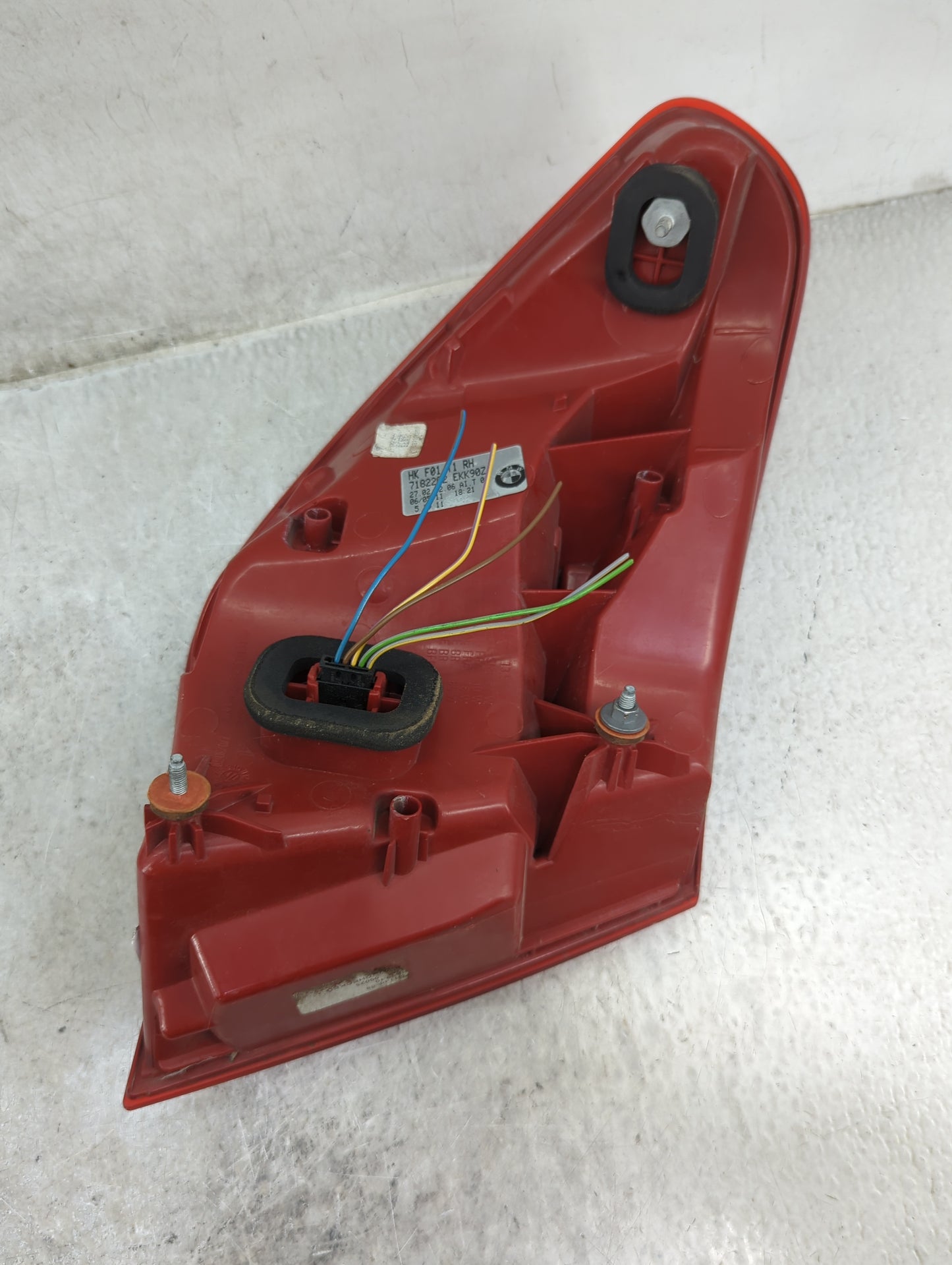 2009-2012 Bmw 750i Tail Light Assembly Passenger Right OEM P/N:7182202 EKK90Z Fits Fits 2009 2010 2011 2012 OEM Used Auto Pa