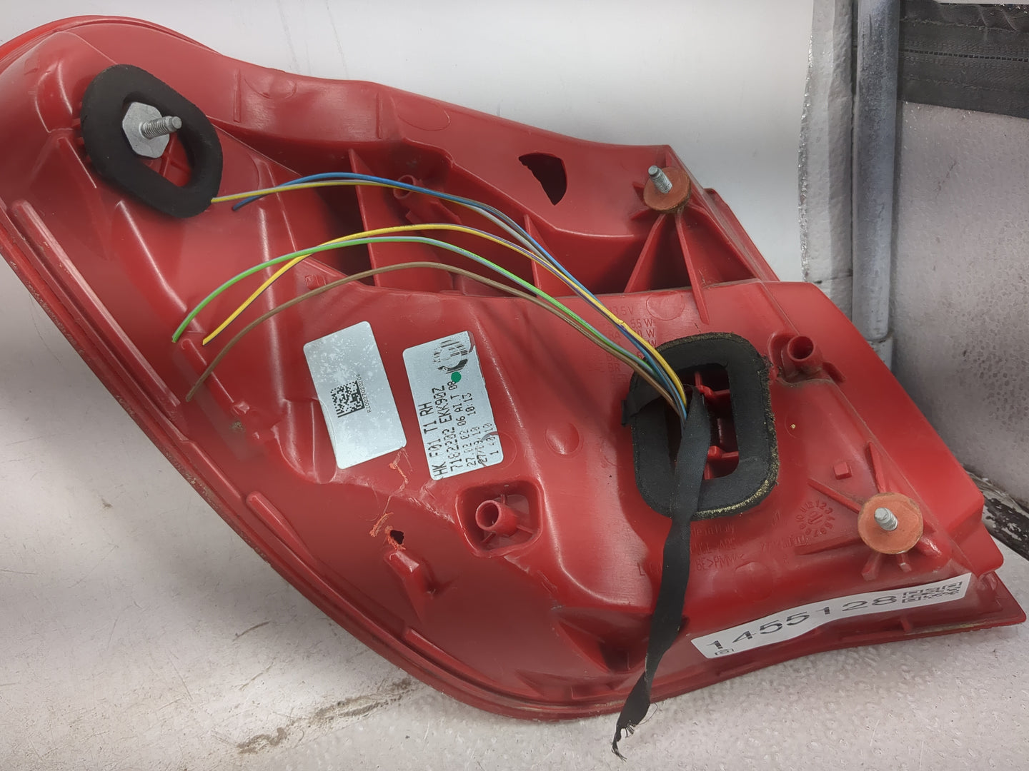 2009-2012 Bmw 750i Tail Light Assembly Passenger Right OEM P/N:7182202 EKK90Z Fits Fits 2009 2010 2011 2012 OEM Used Auto Pa