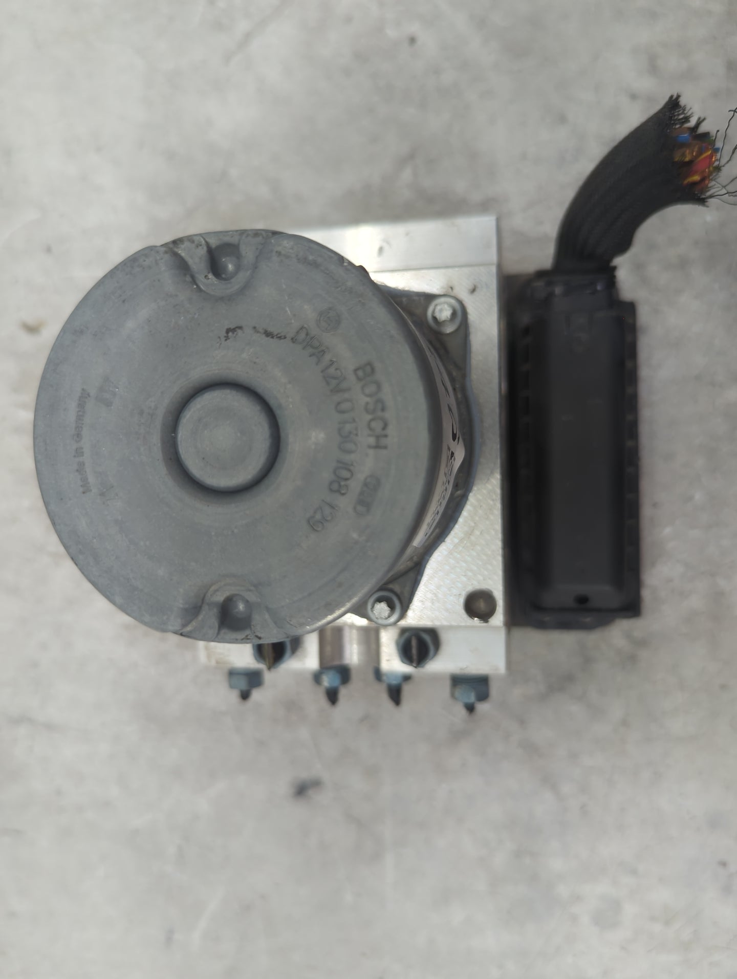 2009-2012 Bmw 750i ABS Pump Control Module Replacement P/N:6850069-01 Fits Fits 2009 2010 2011 2012 2013 OEM Used Auto Parts