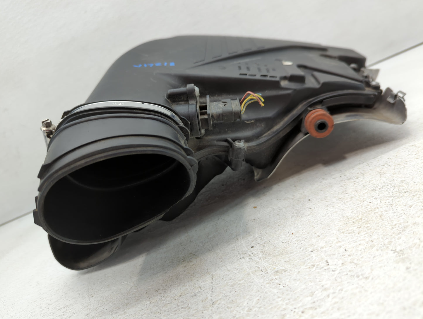 2009-2012 Bmw 750i Air Cleaner Intake-duct Hose Tube - Oemusedautoparts1.com