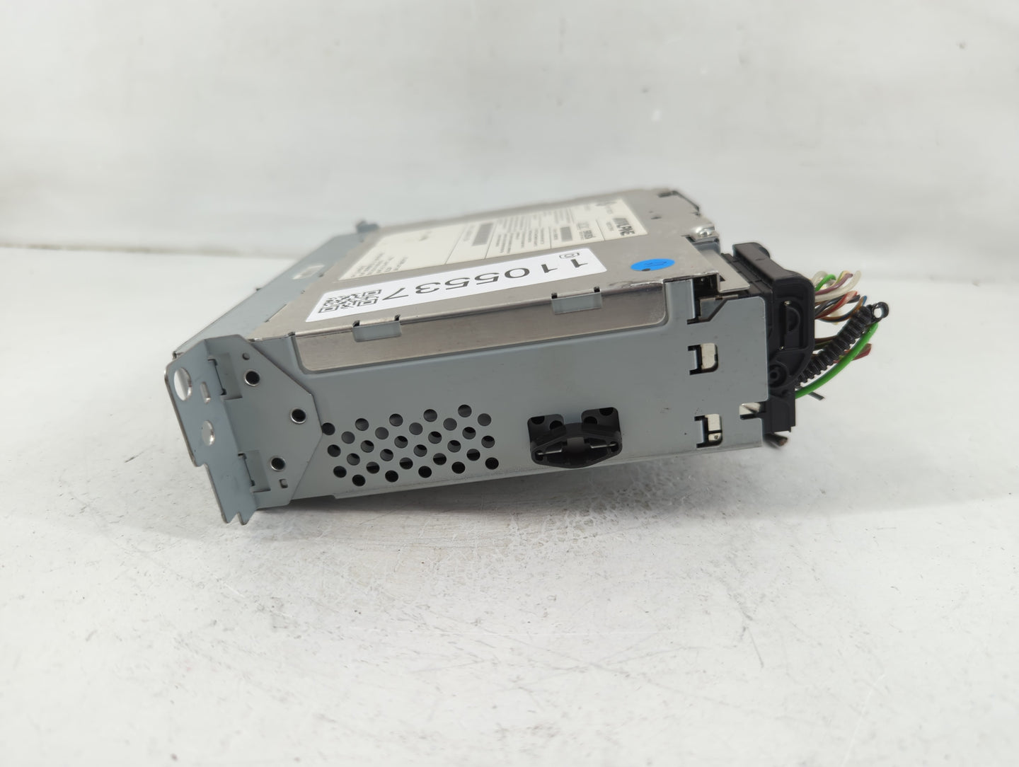 2012 Bmw X3 Radio AM FM Cd Player Receiver Replacement P/N:9 262 328 Fits OEM Used Auto Parts - Oemusedautoparts1.com