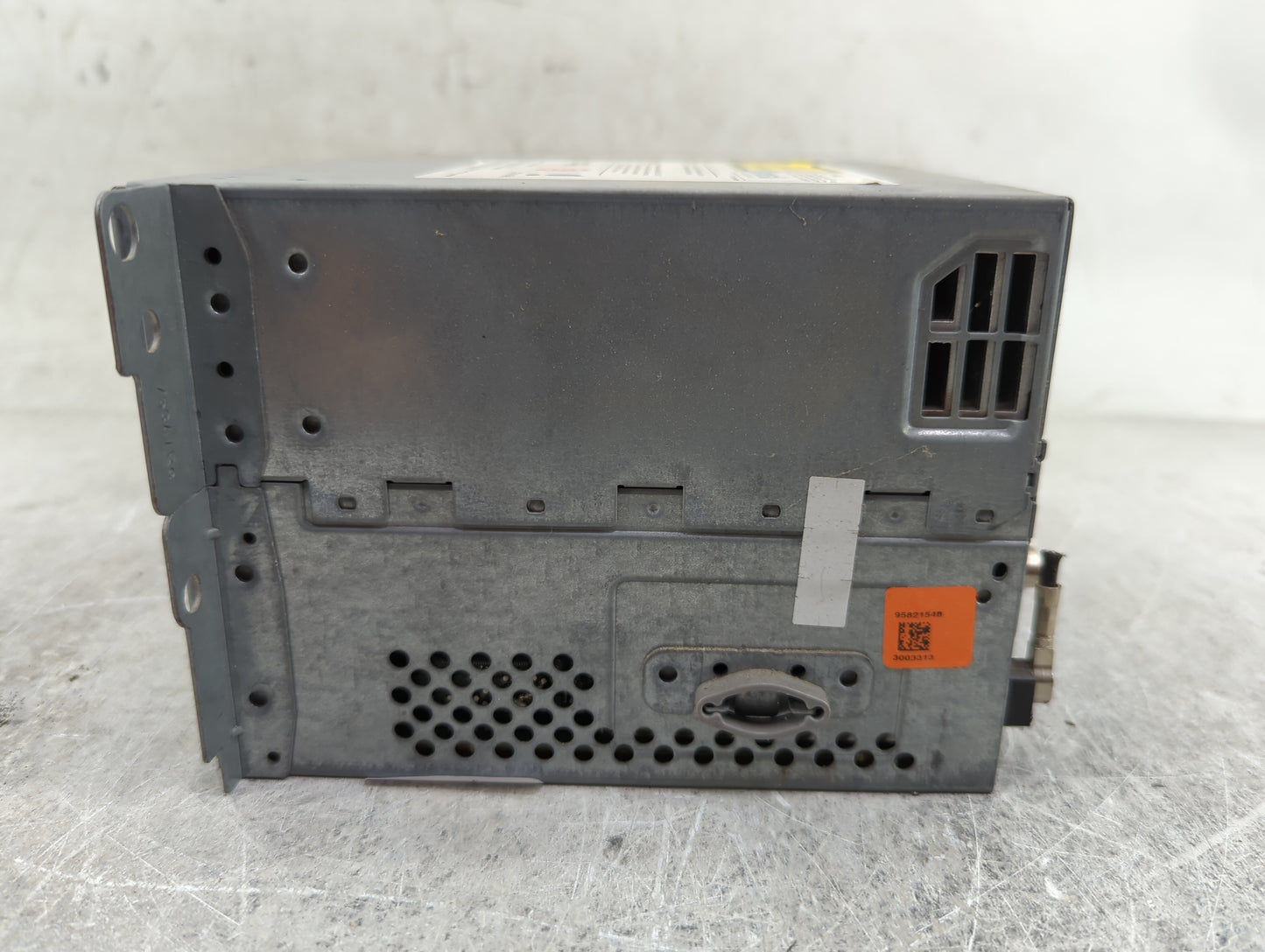 2011-2013 Bmw X3 Radio AM FM Cd Player Receiver Replacement P/N:9582154B3003313 CI927551101 Fits Fits 2010 2011 2012 2013 OE