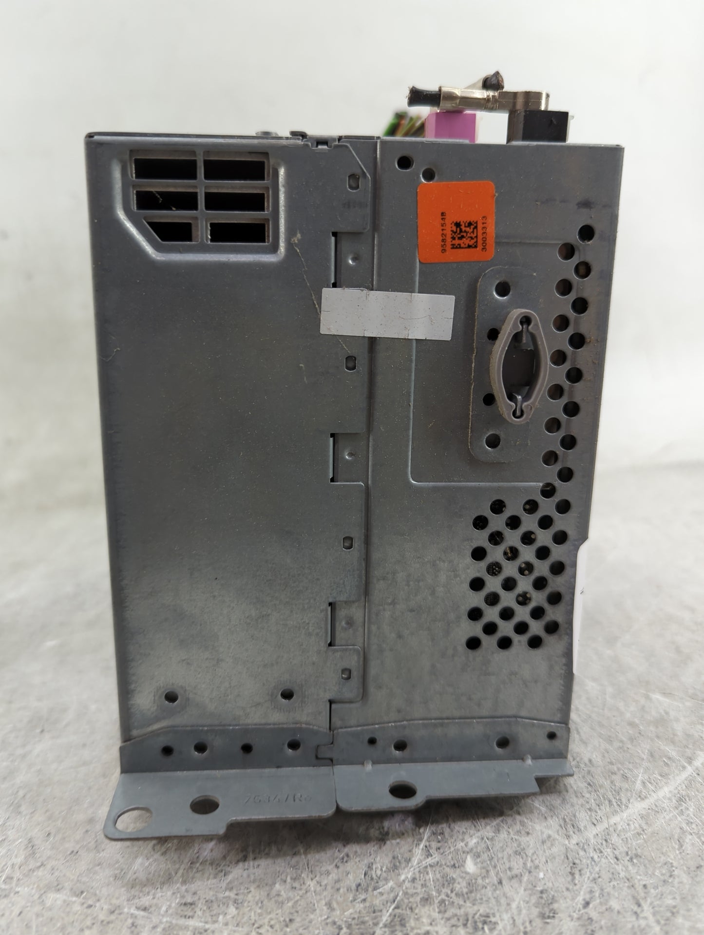 2011-2013 Bmw X3 Radio AM FM Cd Player Receiver Replacement P/N:9582154B3003313 CI927551101 Fits Fits 2010 2011 2012 2013 OE