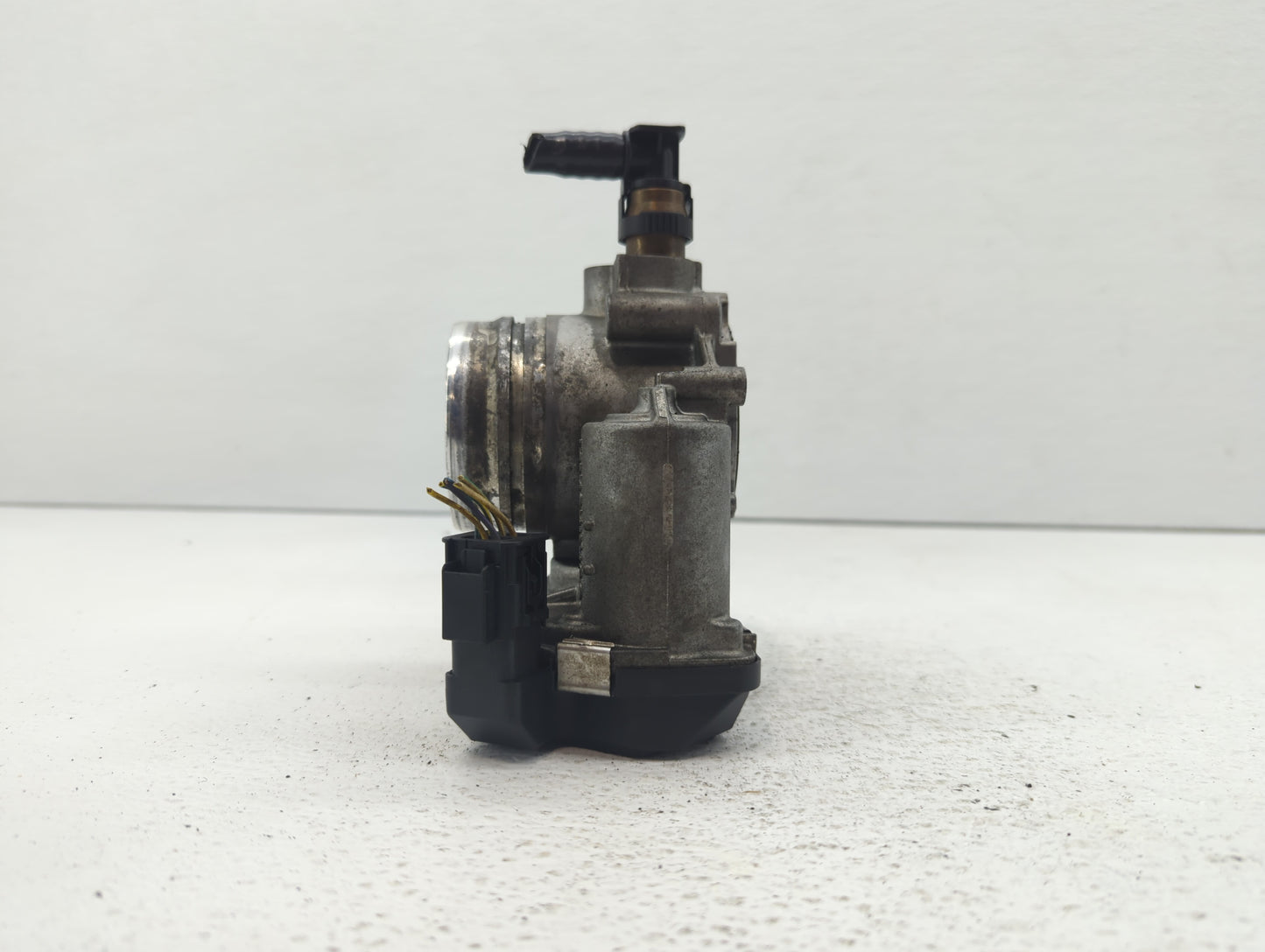 2013-2017 Bmw X3 Throttle Body P/N:1354 7588625-04 1354 7588625-03 Fits Fits 2012 2013 2014 2015 2016 2017 2018 OEM Used Aut