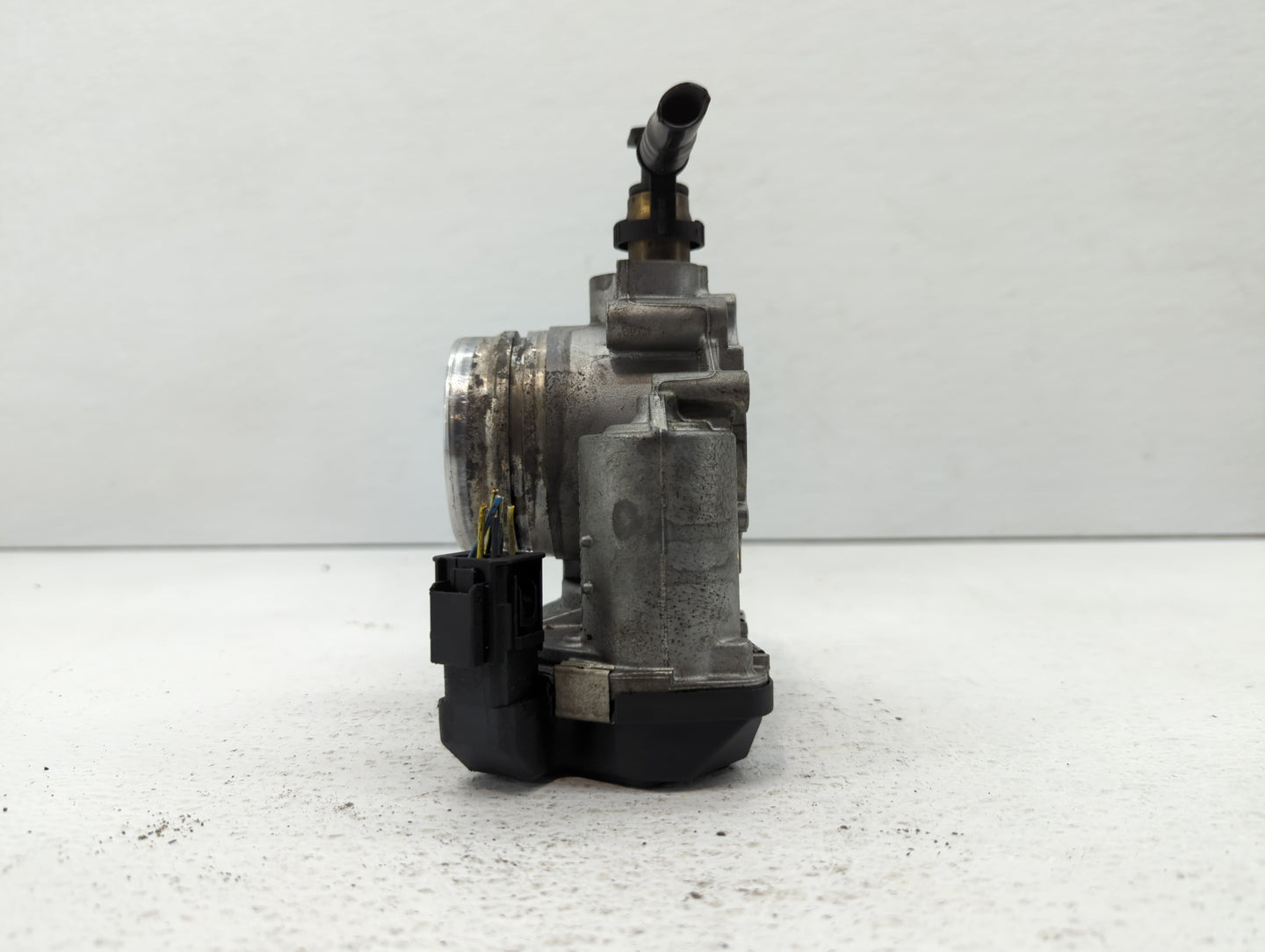 2013-2017 Bmw X3 Throttle Body P/N:1354 7588625-02 1354 7588625-04, 1354 7588625-03 Fits Fits 2012 2013 2014 2015 2016 2017 