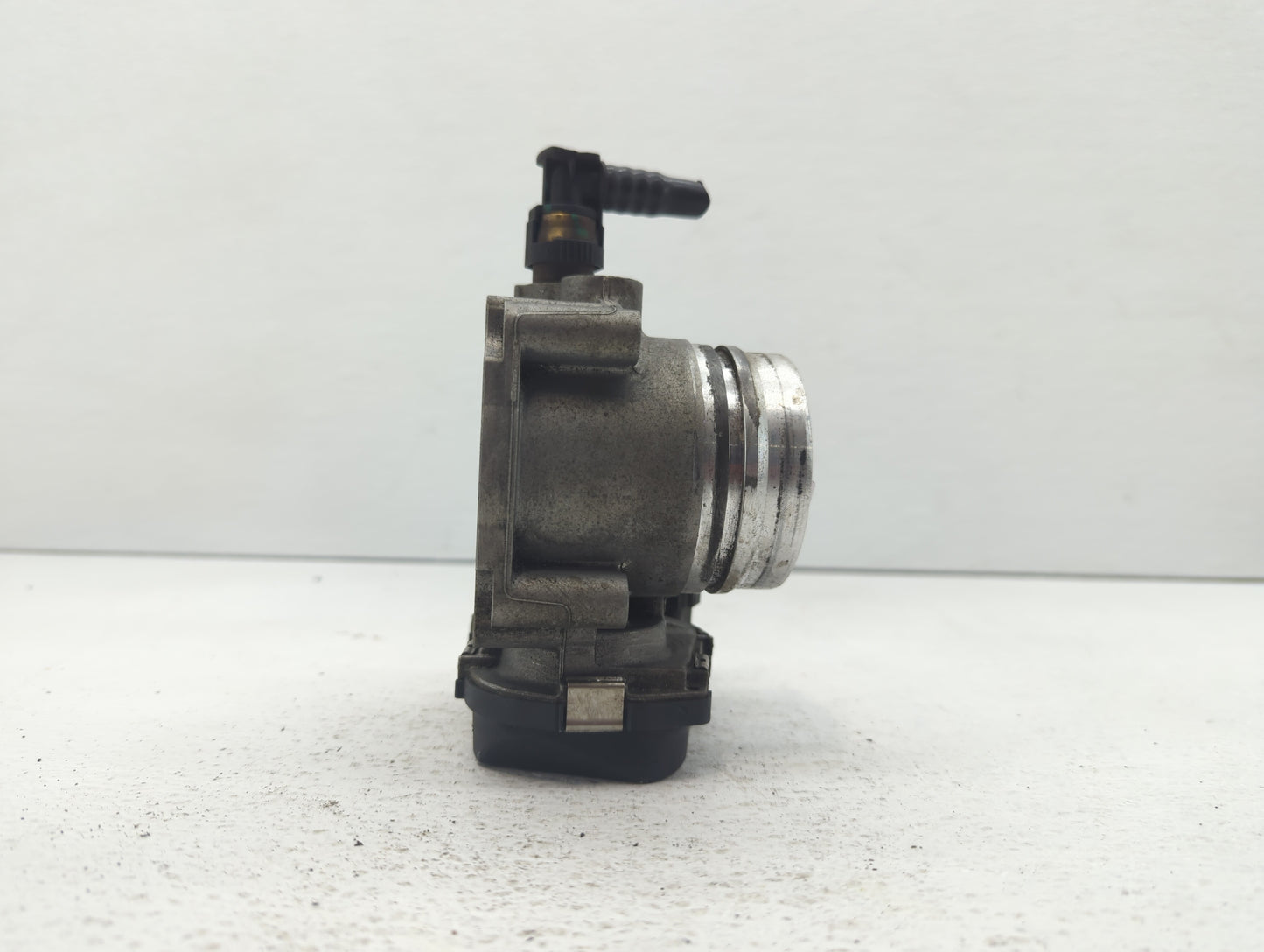 2013-2017 Bmw X3 Throttle Body P/N:1354 7588625-04 1354 7588625-03 Fits Fits 2012 2013 2014 2015 2016 2017 2018 OEM Used Aut