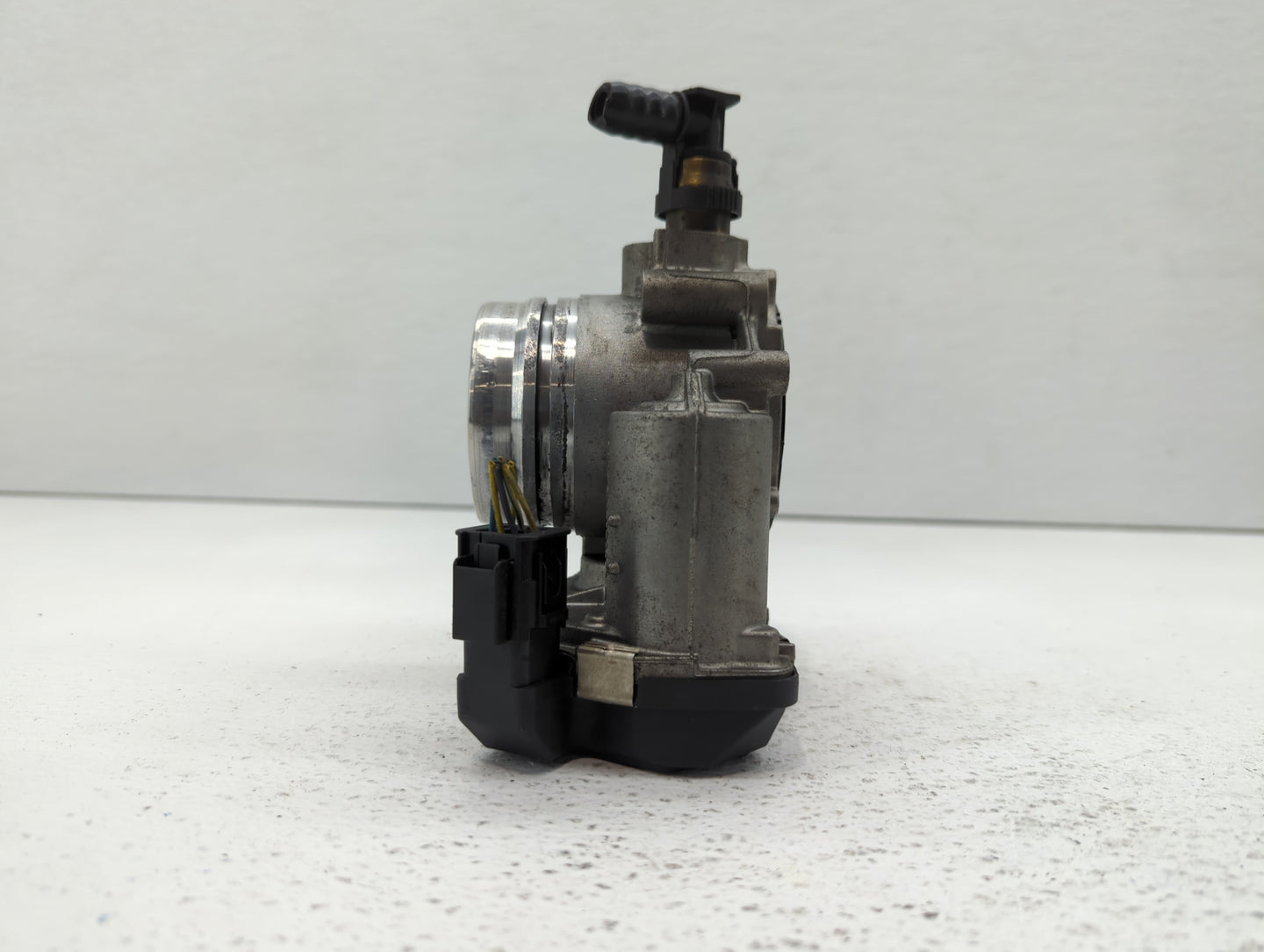 2013-2017 Bmw X3 Throttle Body P/N:1354 7588625-02 1354 7588625-04, 1354 7588625-03 Fits Fits 2012 2013 2014 2015 2016 2017 